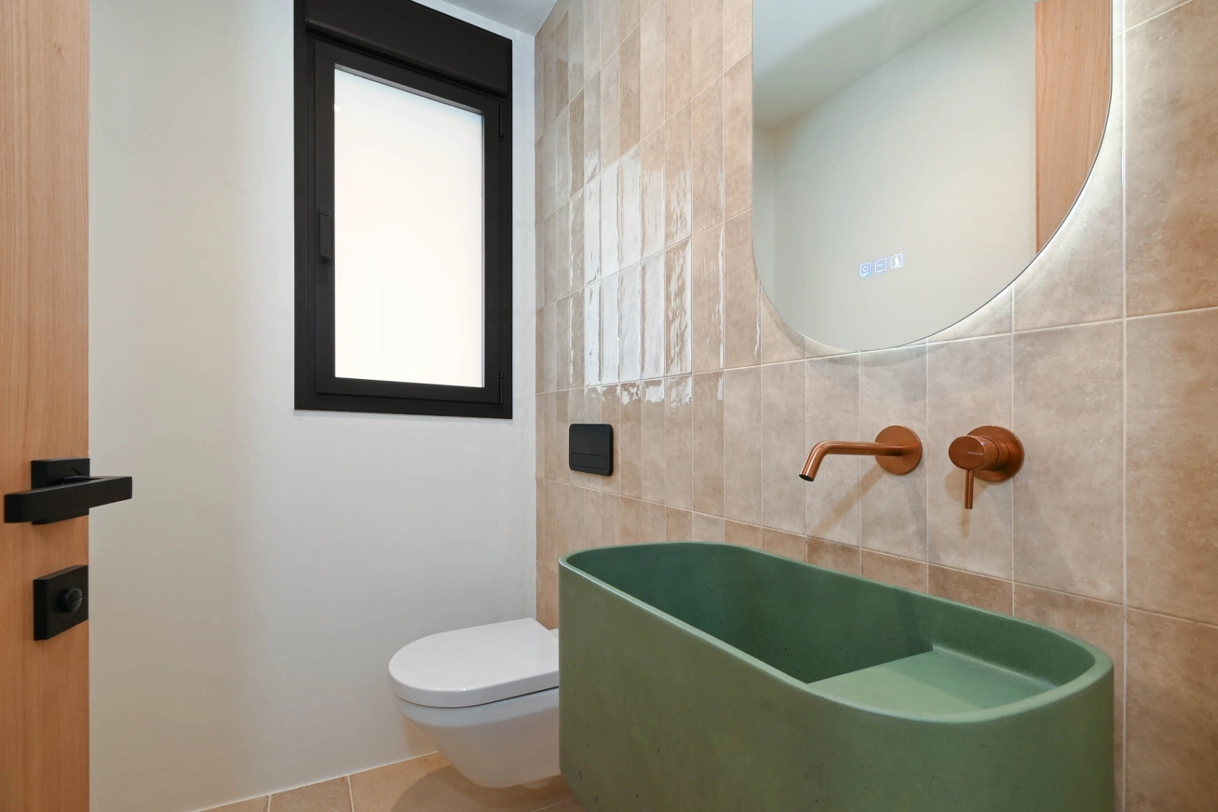 Villa de Obra Nueva de Alta Gama con Características Premium en Ubicación Privilegiada en Moraira