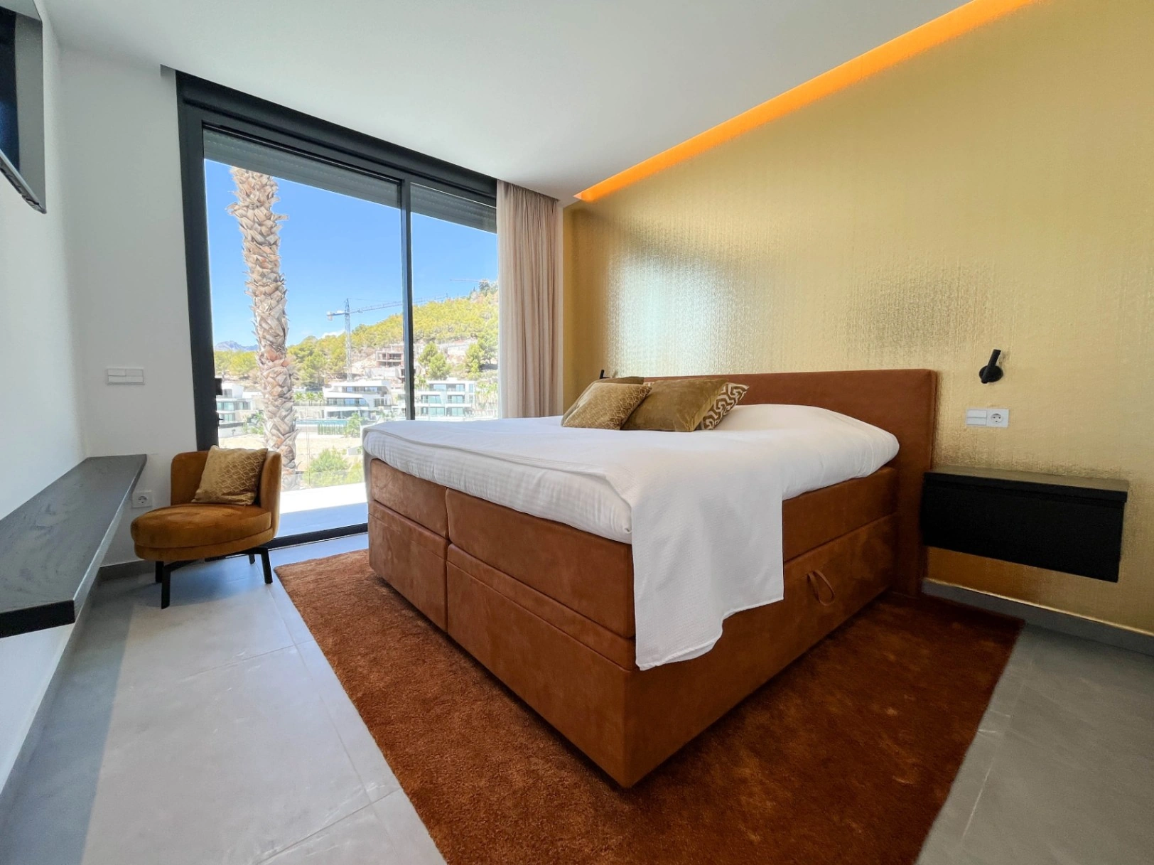 VILLA DE LUJO CON VISTAS AL MAR EN UNA PRESTIGIOSA URBANIZACIÓN DE BENISSA, EN LA COSTA BLANCA
