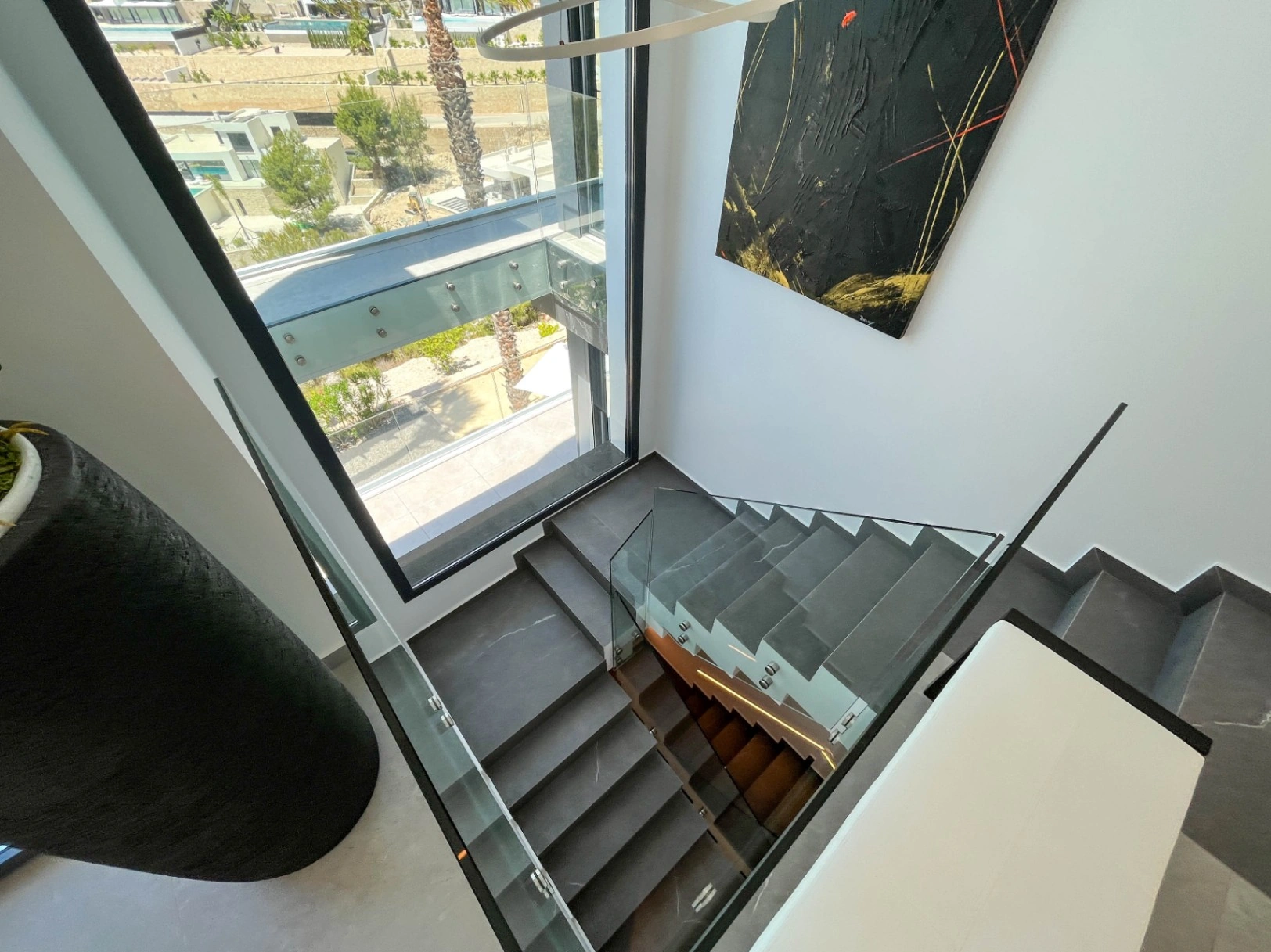 VILLA DE LUJO CON VISTAS AL MAR EN UNA PRESTIGIOSA URBANIZACIÓN DE BENISSA, EN LA COSTA BLANCA