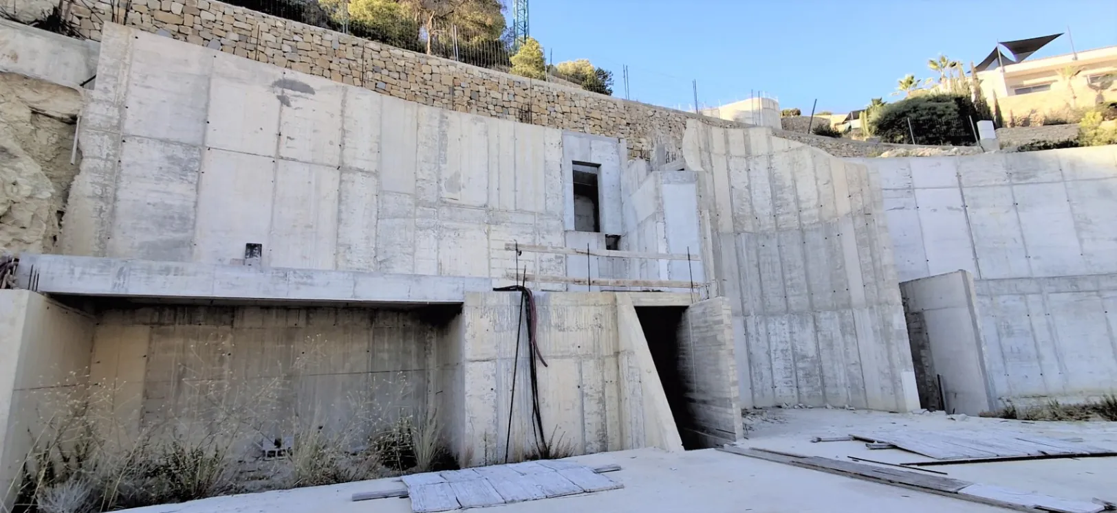 VILLA DE LUJO CON DISEÑO ÚNICO EN CONSTRUCCIÓN CON VISTAS AL MAR EN BENISSA