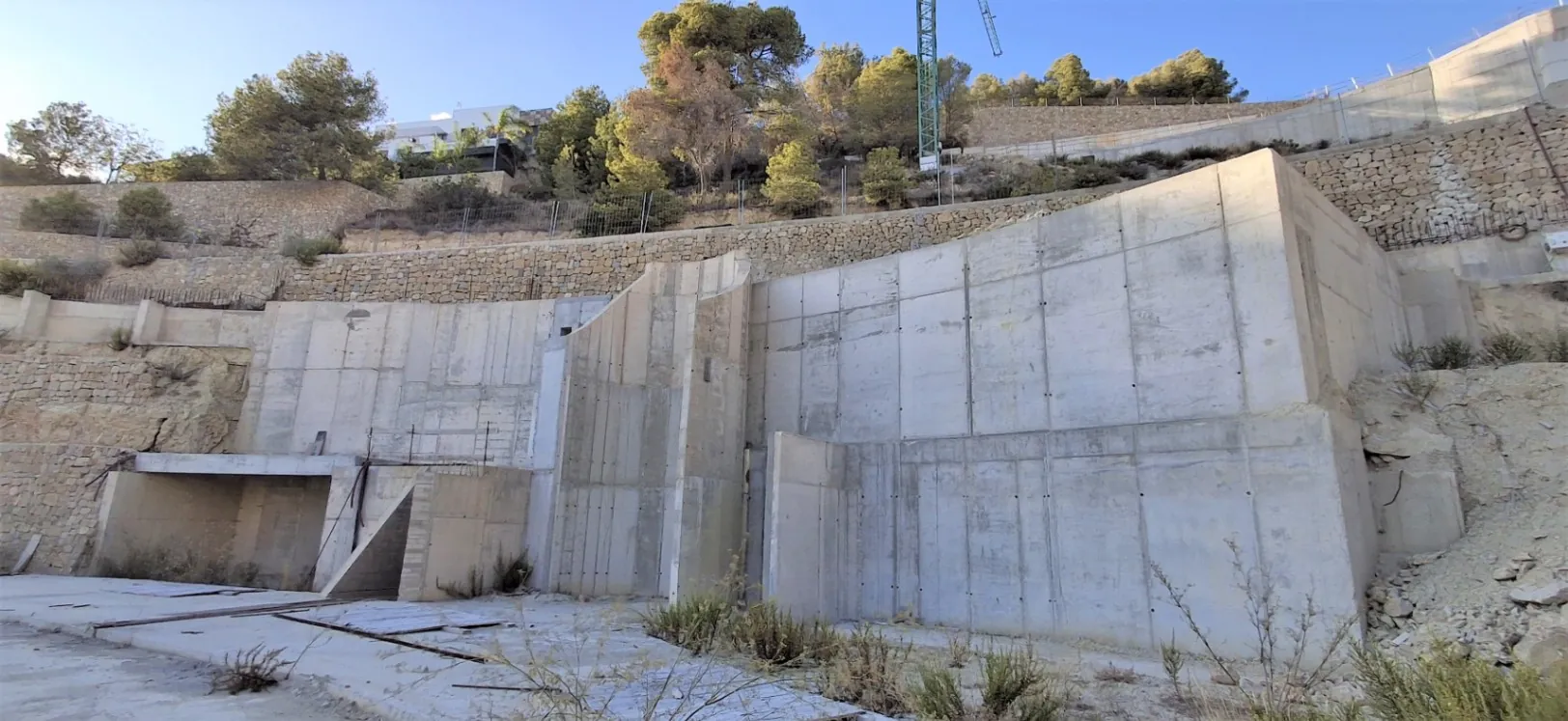VILLA DE LUJO CON DISEÑO ÚNICO EN CONSTRUCCIÓN CON VISTAS AL MAR EN BENISSA