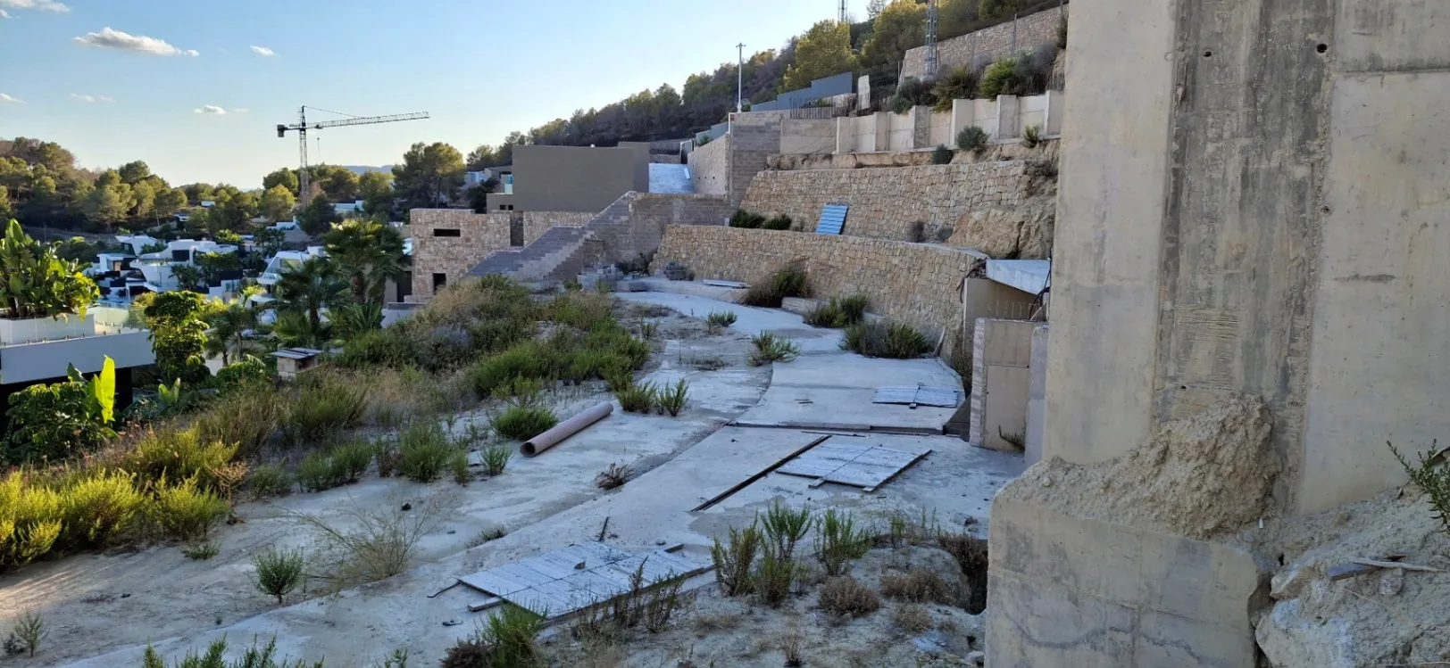 VILLA DE LUJO CON DISEÑO ÚNICO EN CONSTRUCCIÓN CON VISTAS AL MAR EN BENISSA