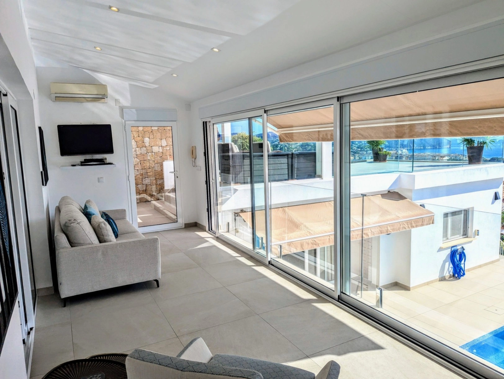 Villa de lujo en venta en Moraira con vista panorámica al mar
