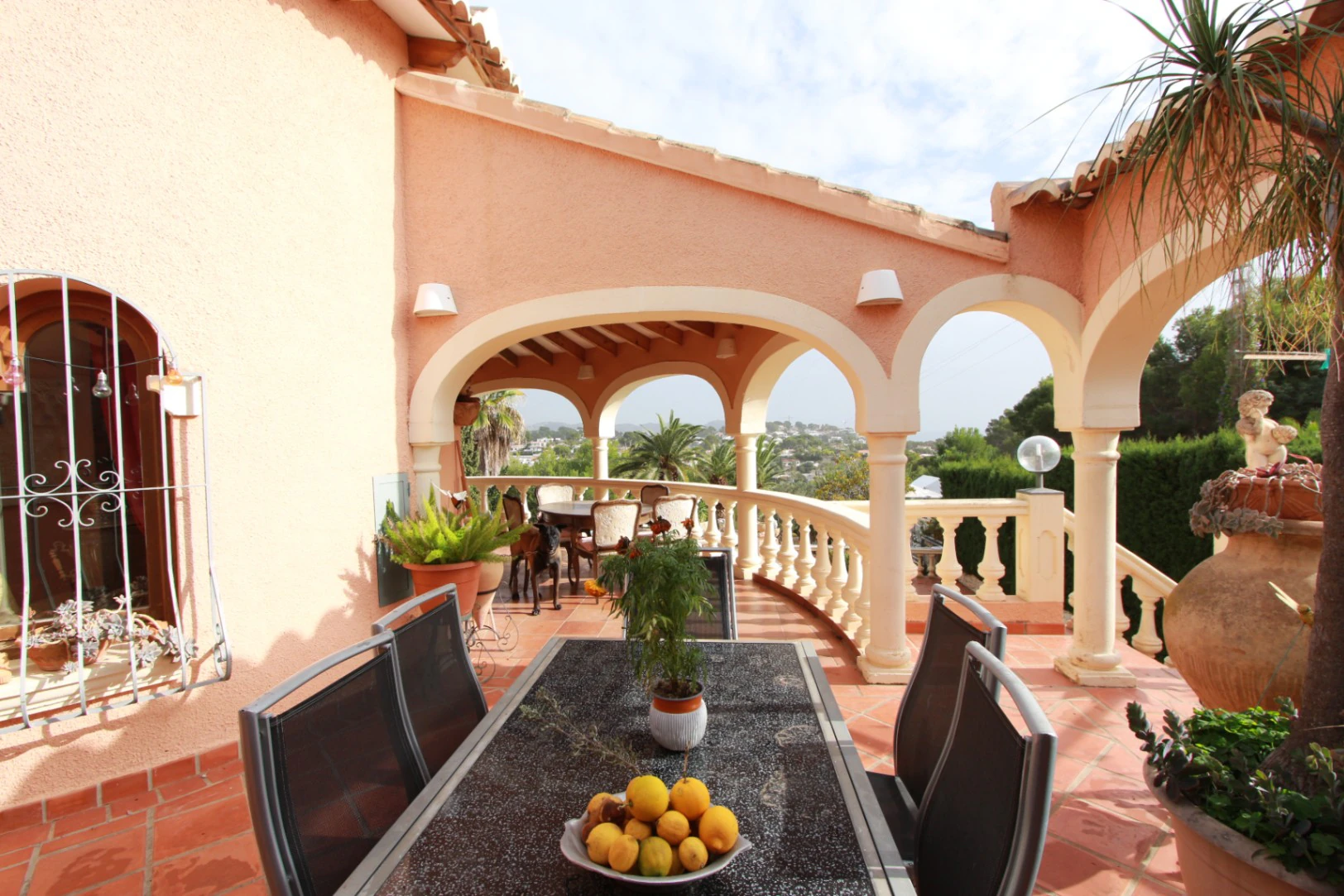 Impresionante Villa en Venta en Benissa Costa con 5 Viviendas Independientes – ¡Una Gran Oportunidad!