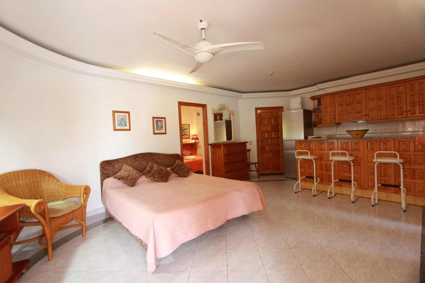 Impresionante Villa en Venta en Benissa Costa con 5 Viviendas Independientes – ¡Una Gran Oportunidad!