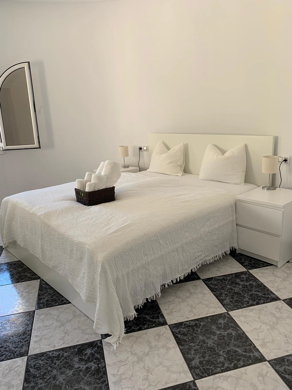 Villa de lujo contemporánea con vistas infinitas al mar, piscina infinity y privacidad total en Calpe