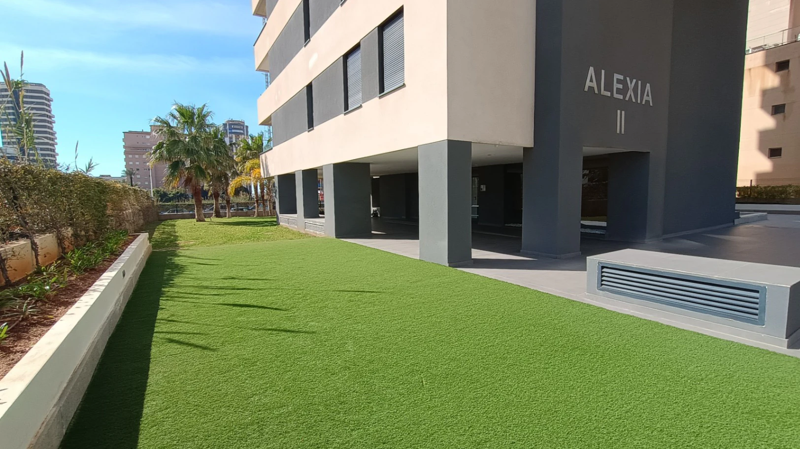 Vive el Mediterráneo: Ático con solárium privado y vistas al mar en Calpe