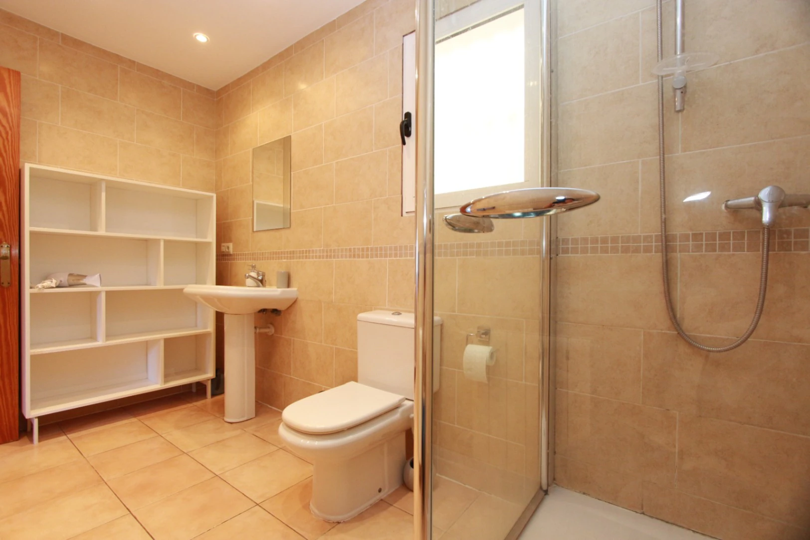 Villa en venta con vistas al mar, 4 dormitorios y piscina privada en Benissa