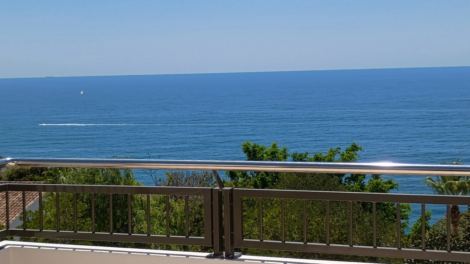 Exclusiva Villa Mediterránea con Vistas al Mar a Solo Un Paso de la Playa en Moraira
