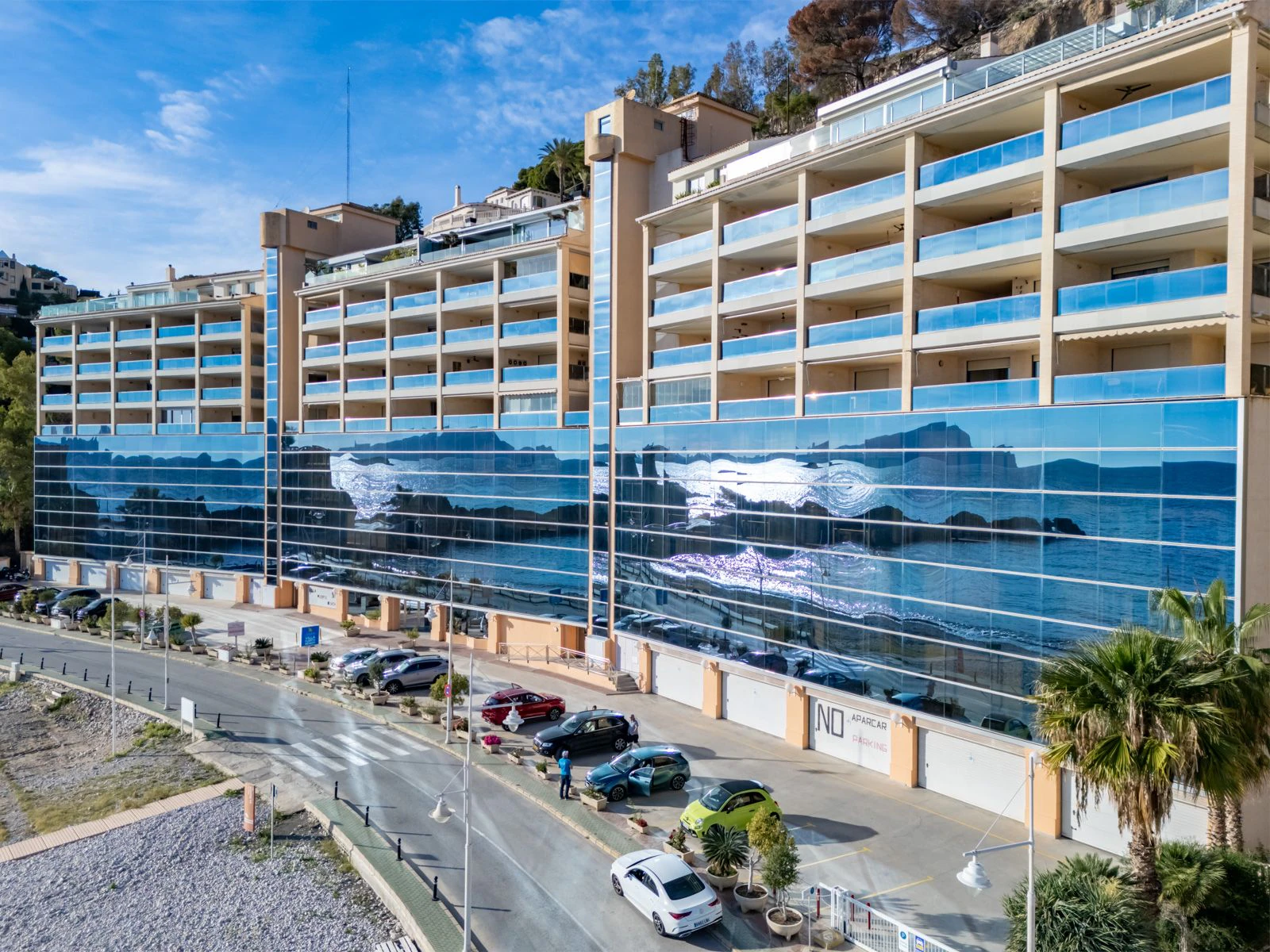 Amplio Dúplex en Primera Línea de Mar en Altea con Estudio para Invitados y Piscina – Mascarat