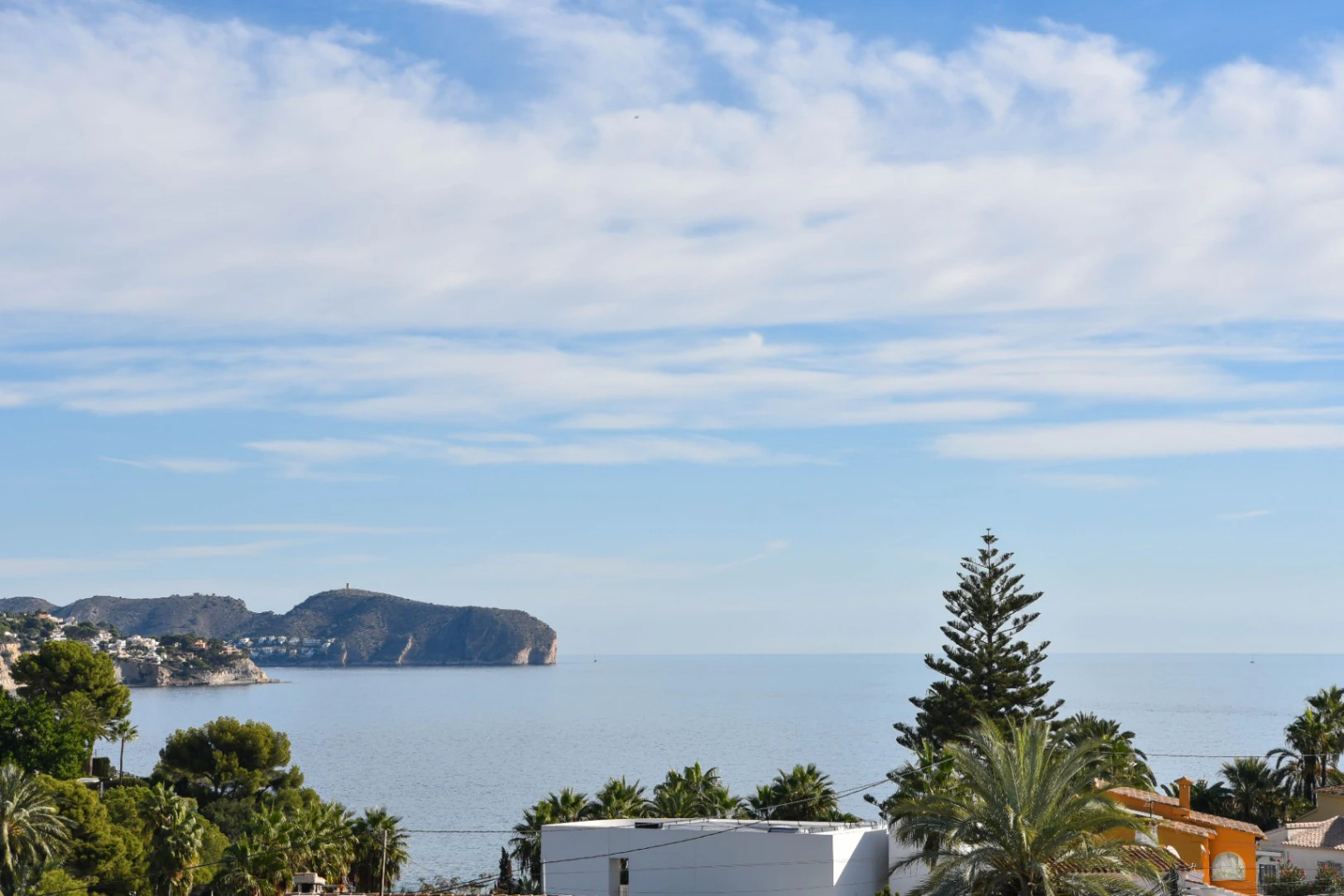 VILLA LUJOSA CONSTRUIDA POR GH COSTA BLANCA DISTANCIA AL MAR ANDANDO