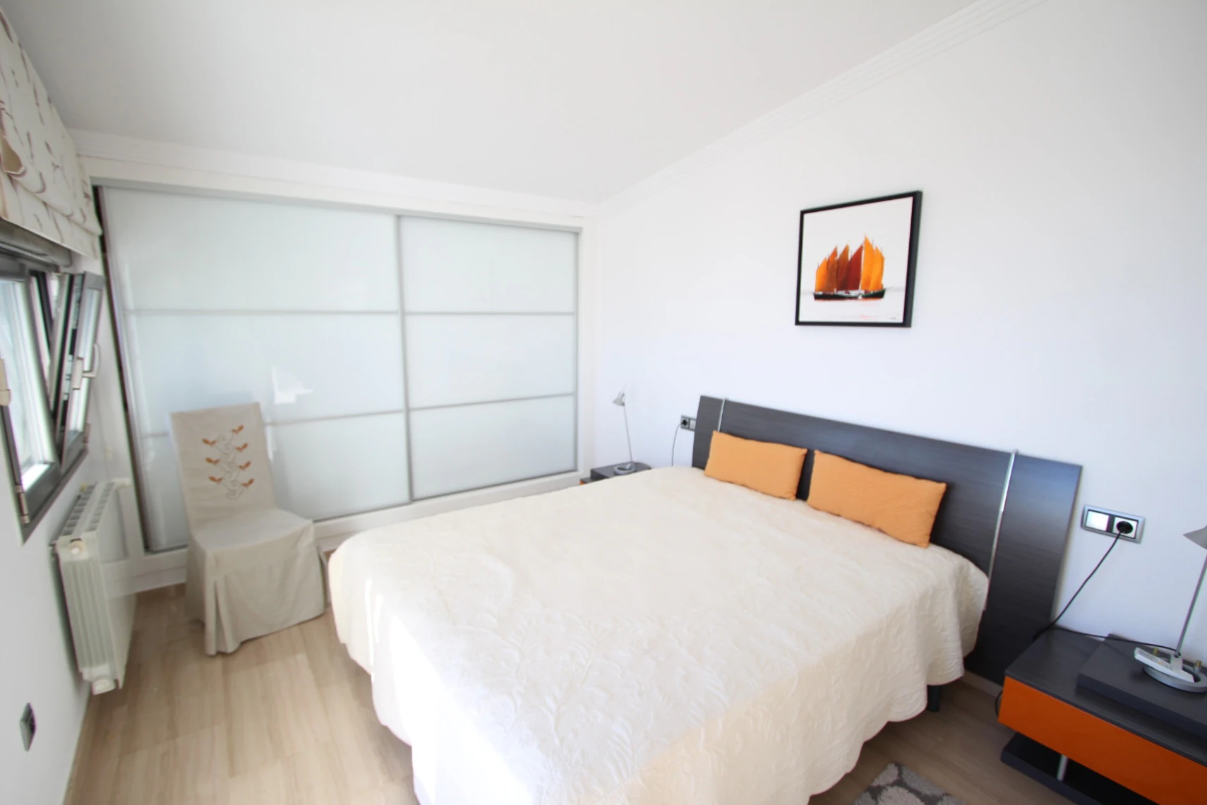 Villa de lujo en posición elevada con orientación sur, vistas panorámicas al mar, piscina privada y apartamentos independientes en Calpe