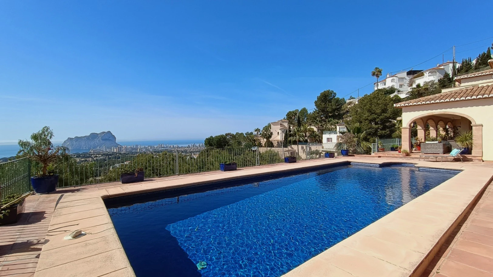 VILLA CON VISTAS PANORÁMICAS AL MAR