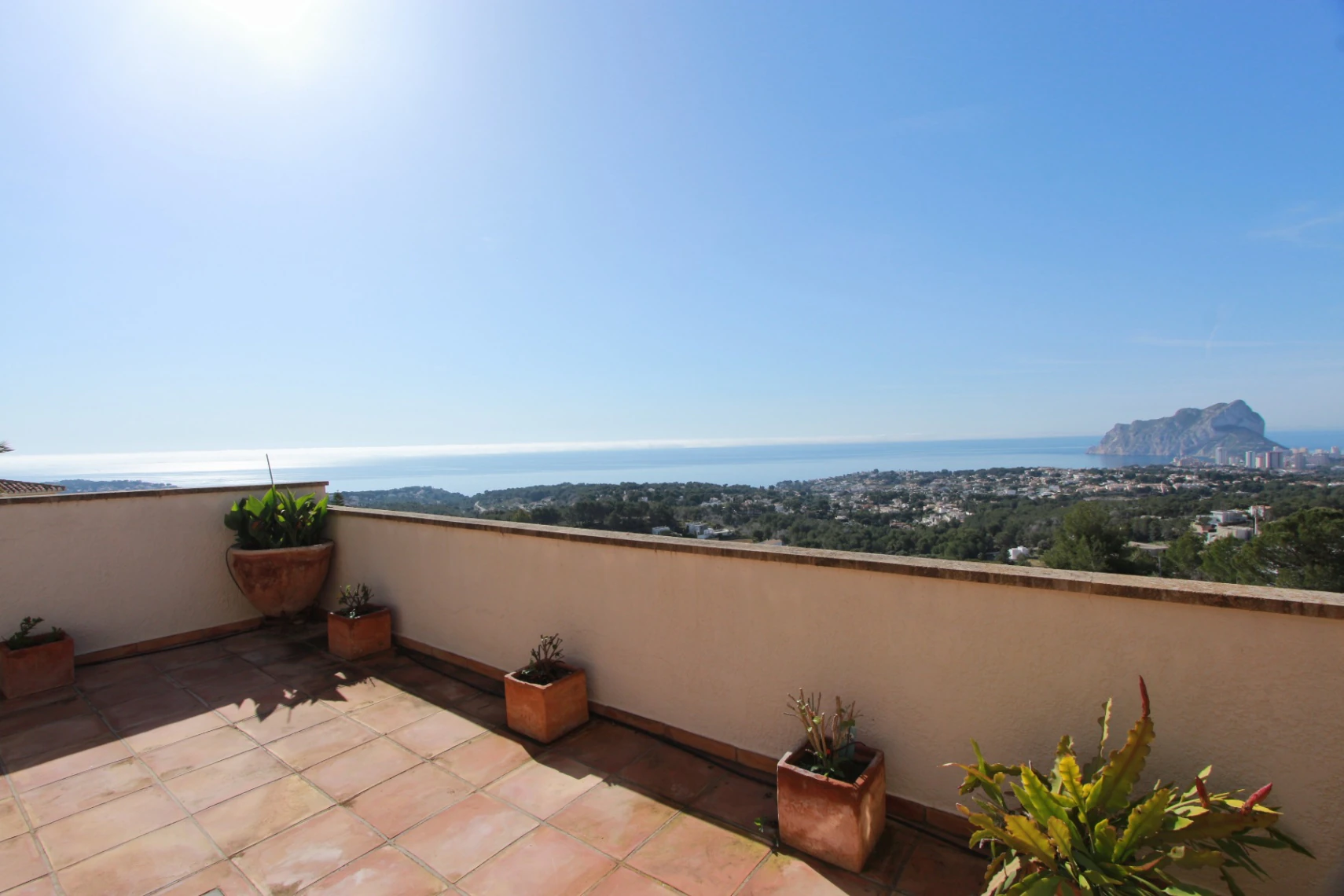 VILLA CON VISTAS PANORÁMICAS AL MAR