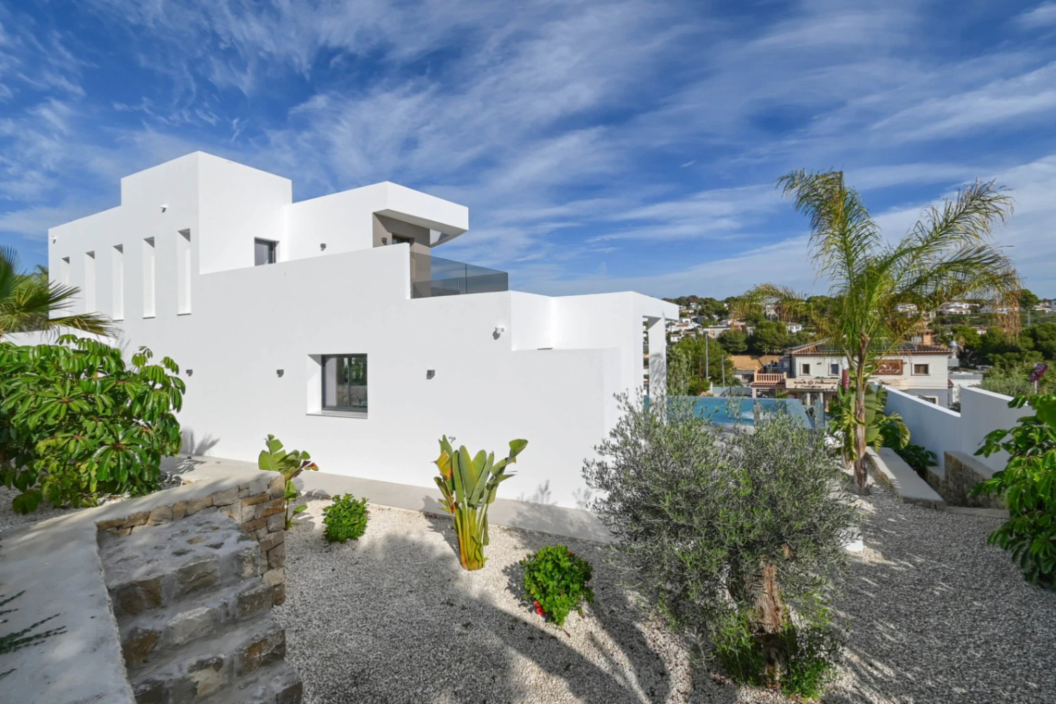 VILLA LUJOSA CONSTRUIDA POR GH COSTA BLANCA DISTANCIA AL MAR ANDANDO