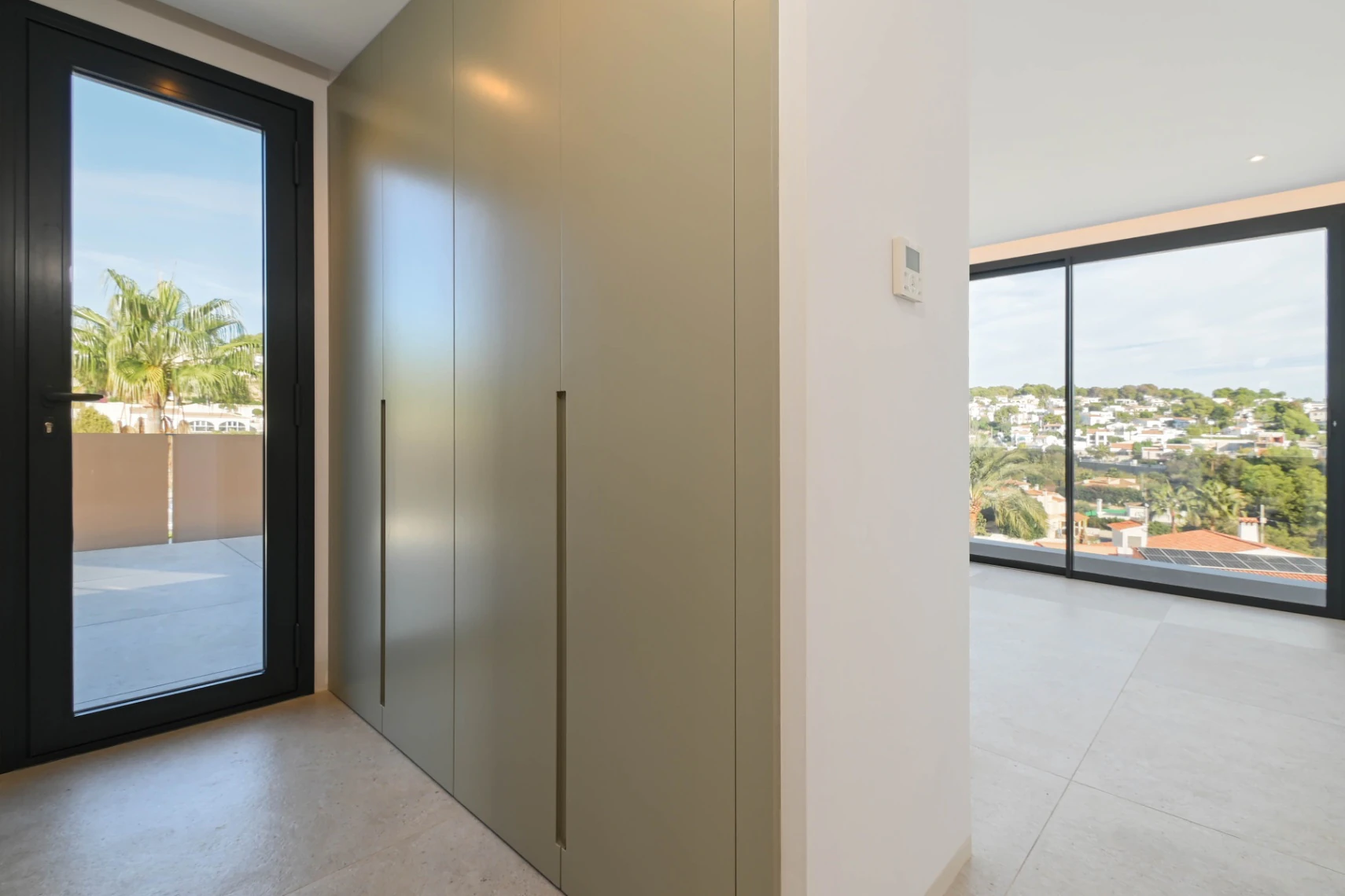 VILLA LUJOSA CONSTRUIDA POR GH COSTA BLANCA DISTANCIA AL MAR ANDANDO