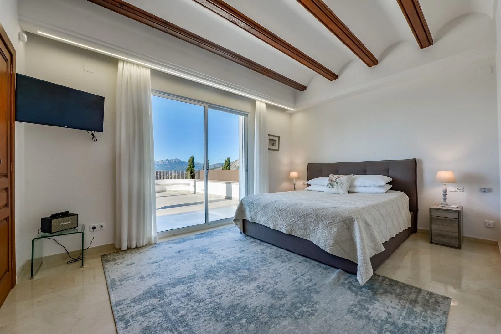 Villa de Lujo en Altea: Elegancia, Exclusividad y Vistas de Ensueño