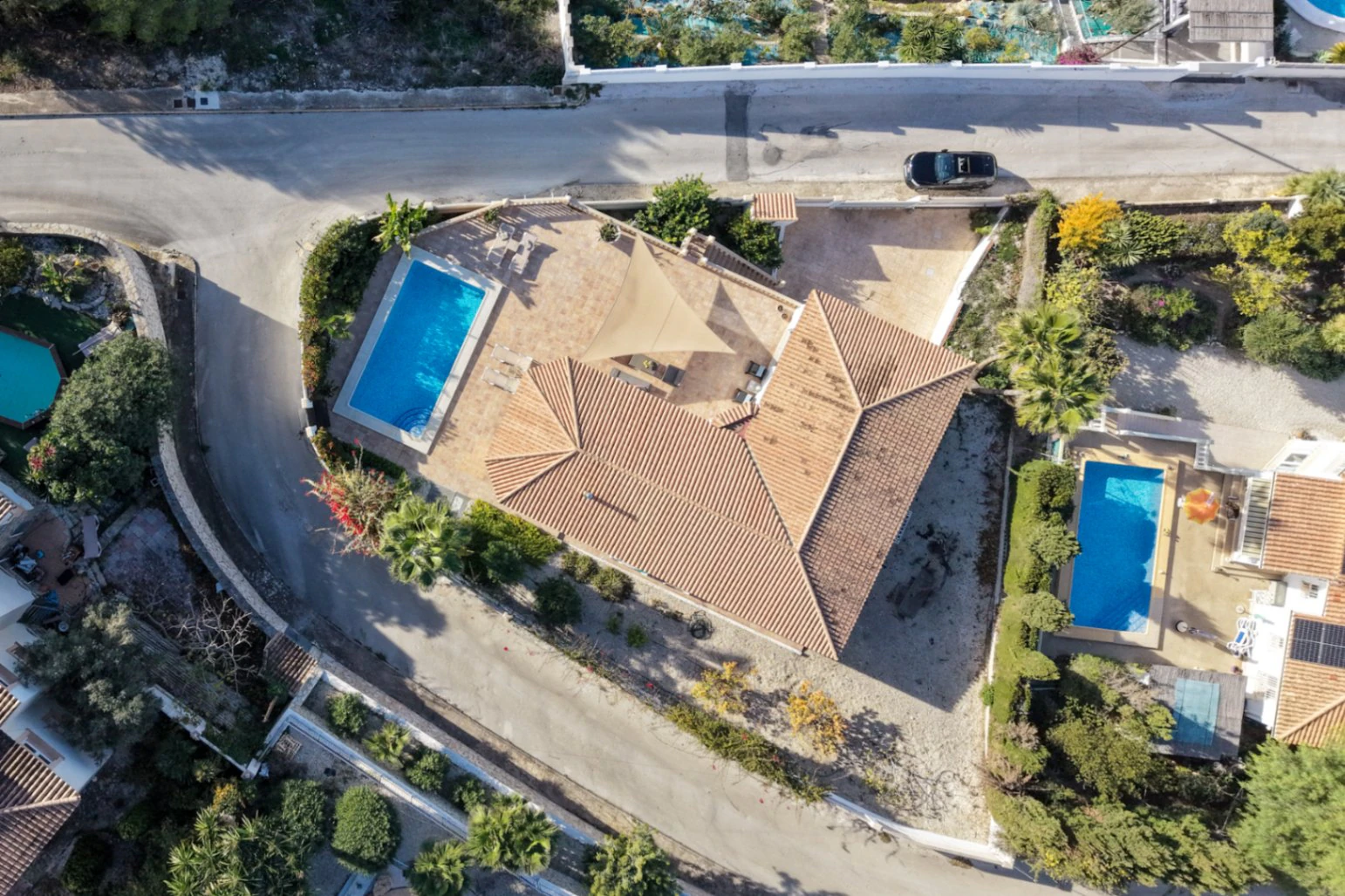 Encantadora villa con apartamento independiente y jardín mediterráneo en Cometa, Calpe