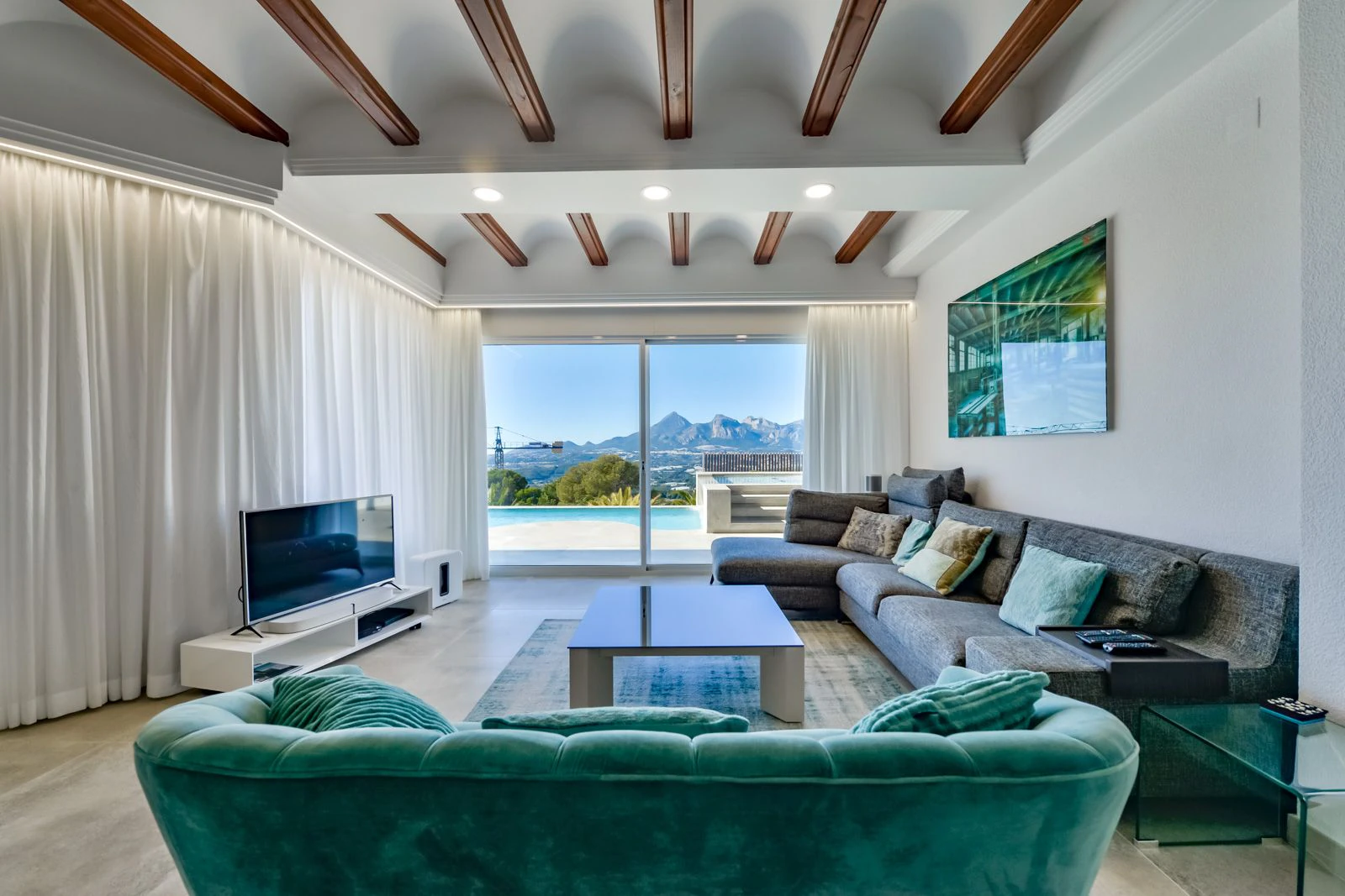 Villa de Lujo en Altea: Elegancia, Exclusividad y Vistas de Ensueño