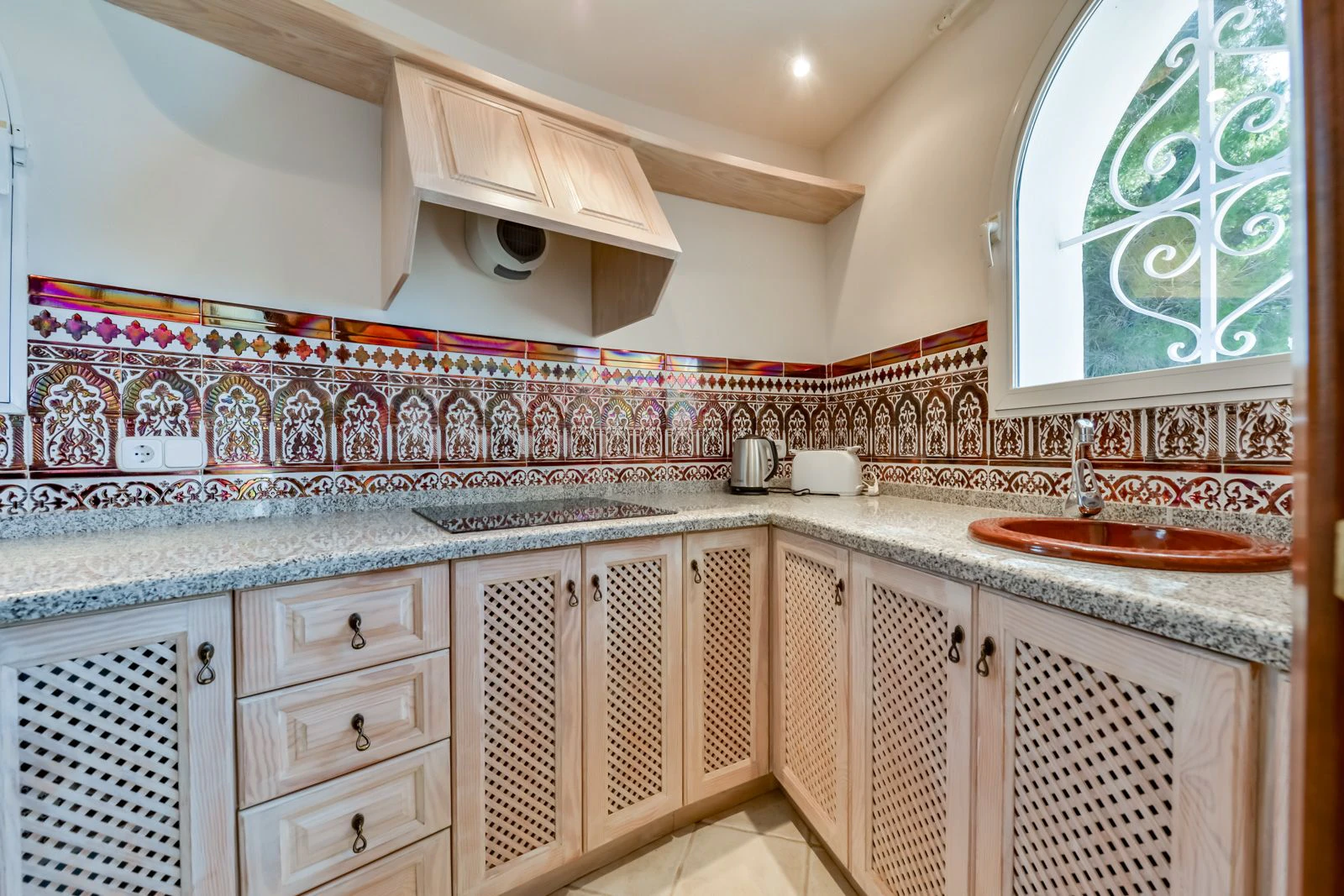 Villa de Lujo en Altea: Elegancia, Exclusividad y Vistas de Ensueño