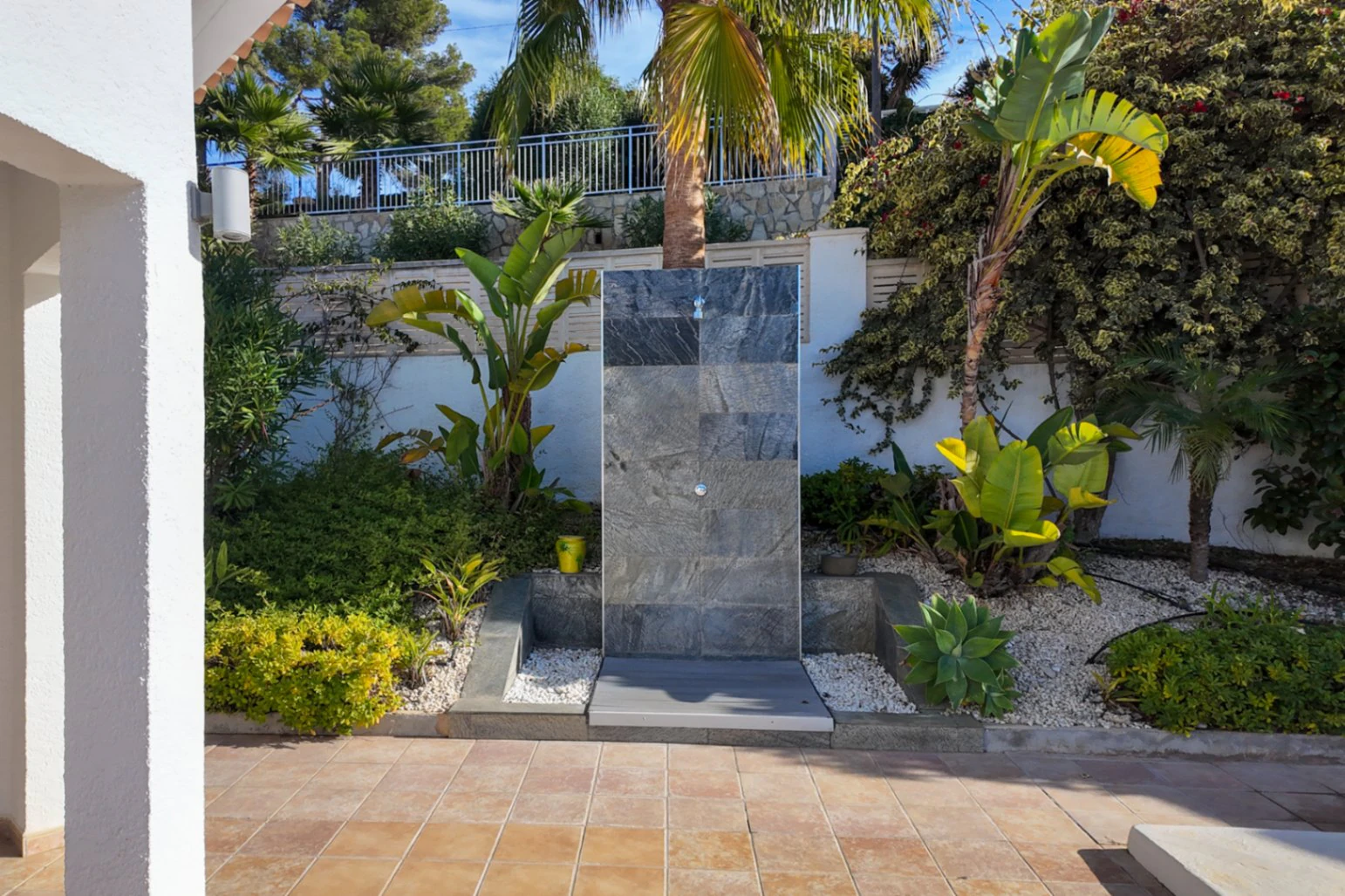 Encantadora villa con apartamento independiente y jardín mediterráneo en Cometa, Calpe