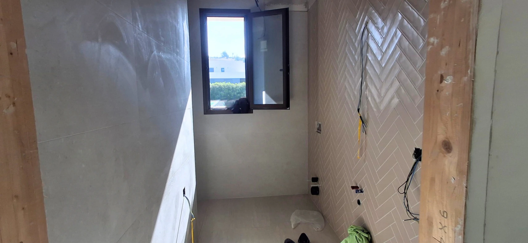Villa moderna de obra nueva en Calpe con piscina y vistas abiertas