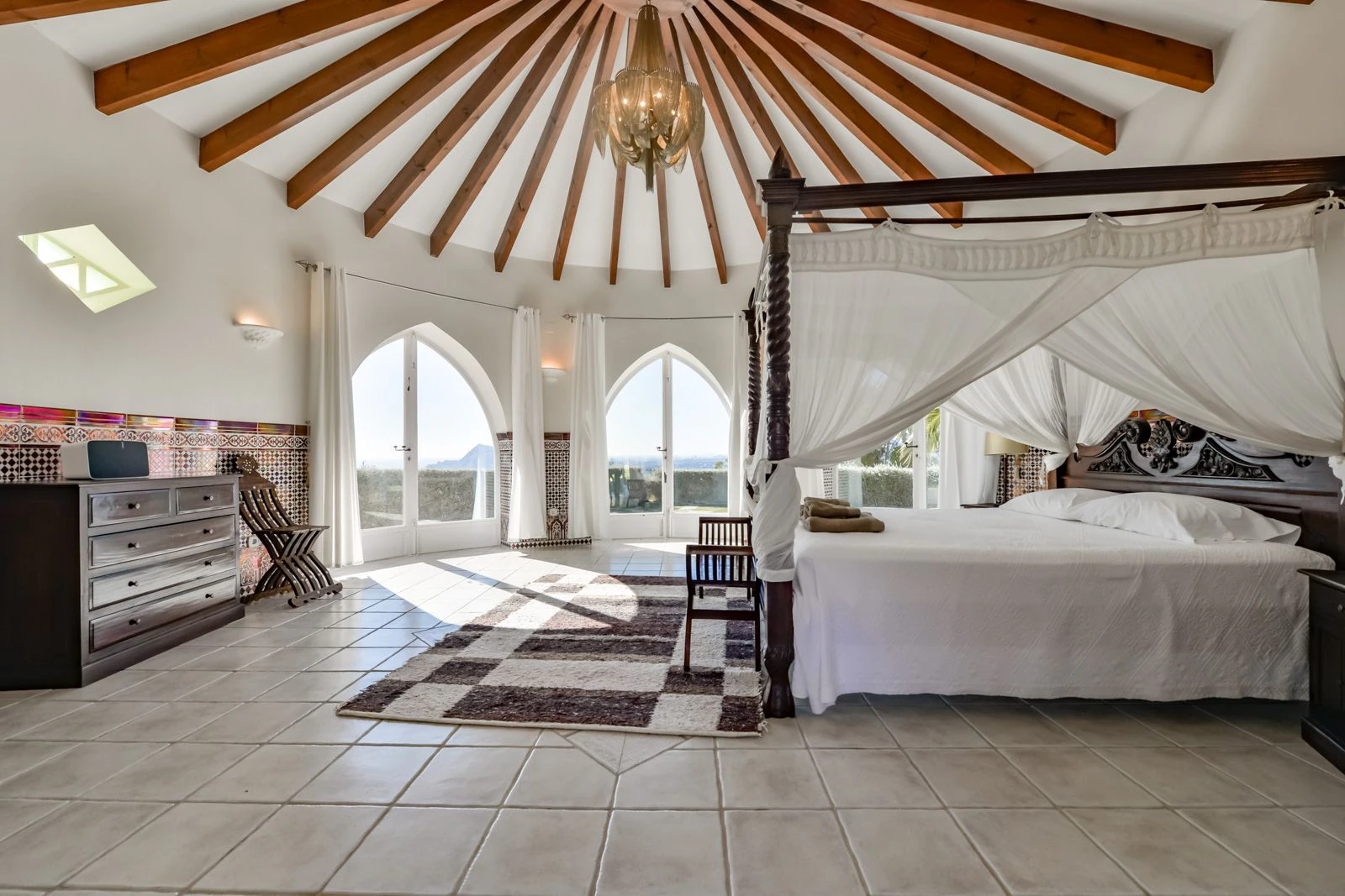 Villa de Lujo en Altea: Elegancia, Exclusividad y Vistas de Ensueño