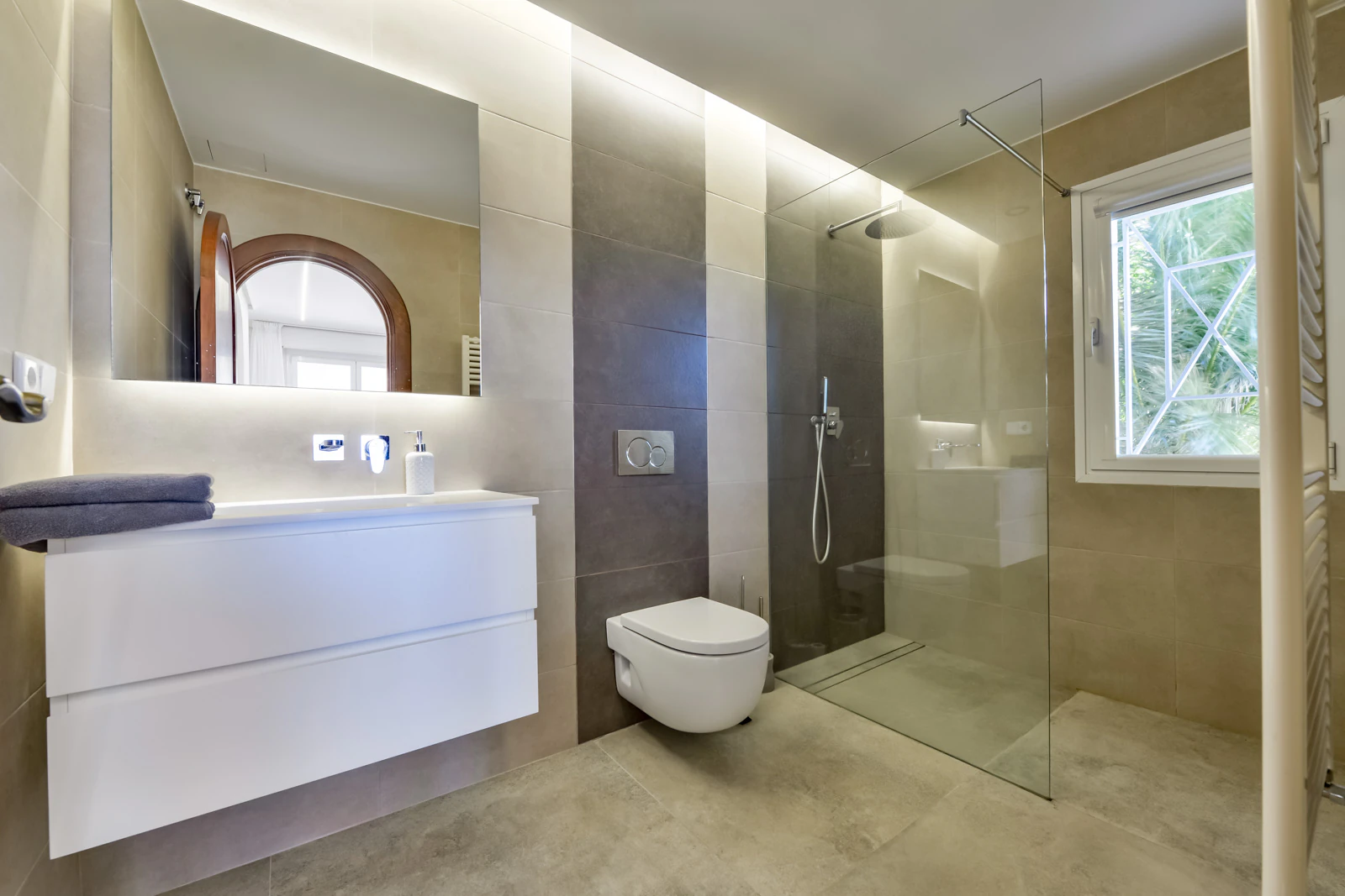 Villa de Lujo en Altea: Elegancia, Exclusividad y Vistas de Ensueño