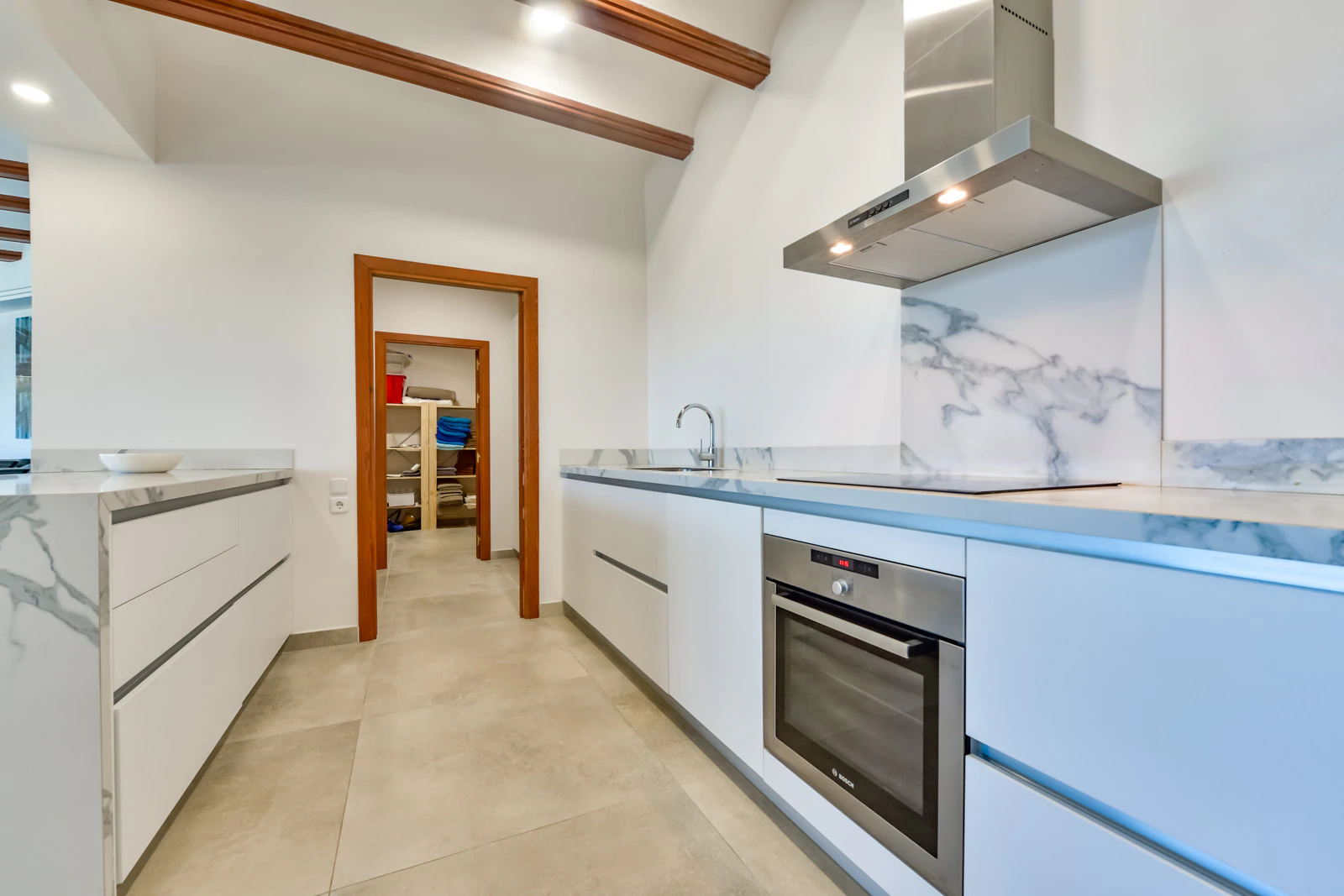 Villa de Lujo en Altea: Elegancia, Exclusividad y Vistas de Ensueño
