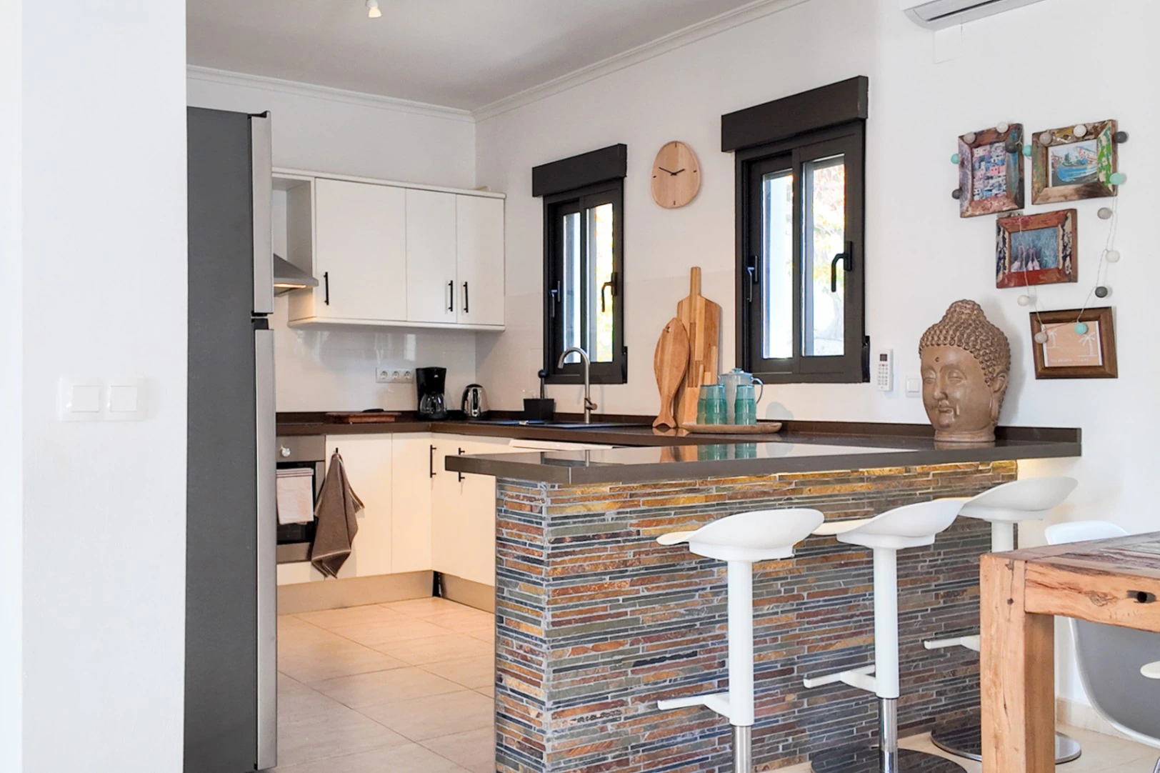 Encantadora villa con apartamento independiente y jardín mediterráneo en Cometa, Calpe