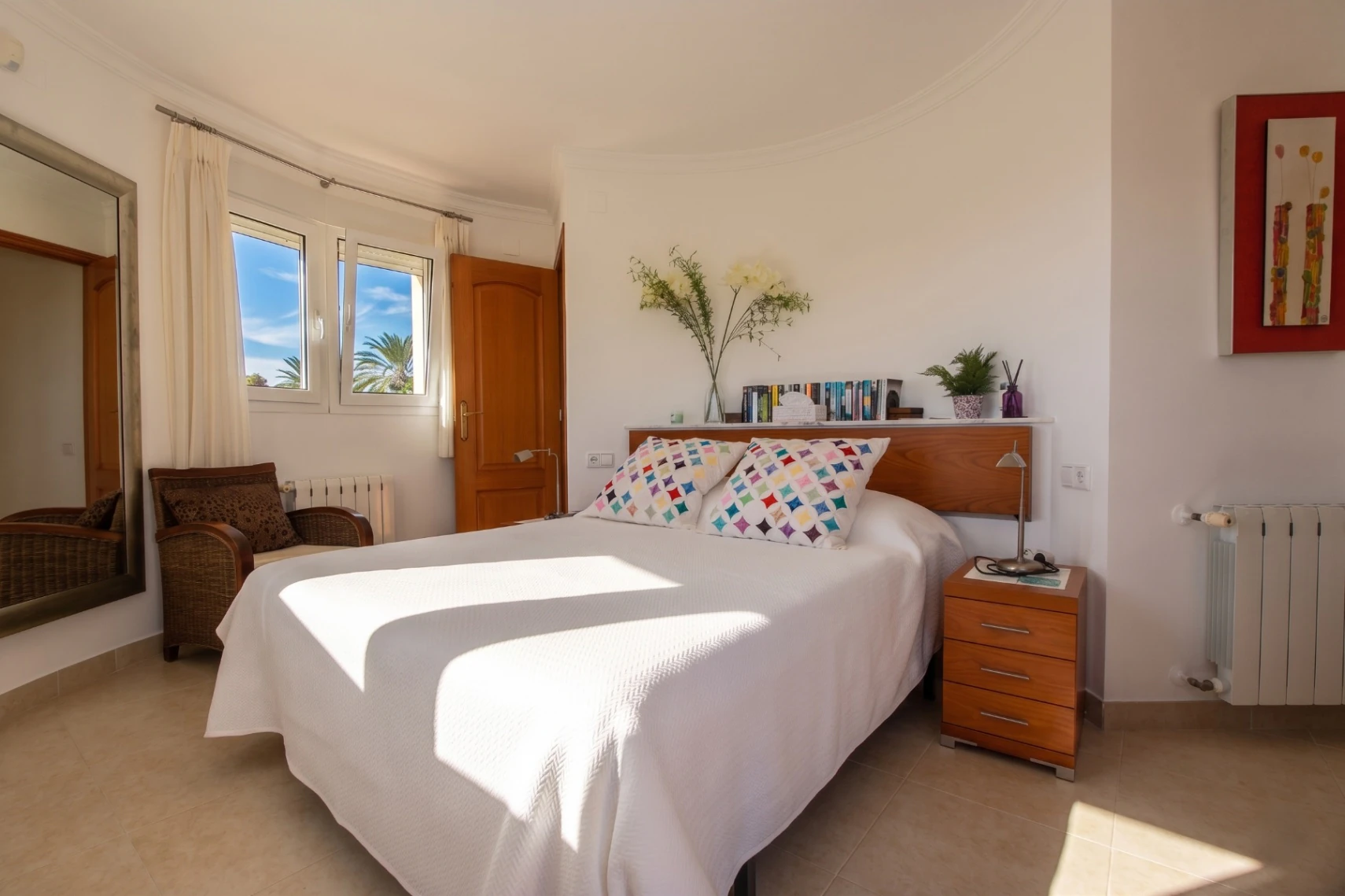 Villa con vistas panorámicas al mar en Calpe, tu sueño mediterráneo.