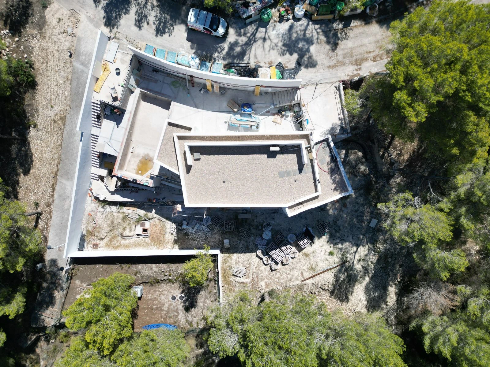 VILLA MODERNA EXCLUSIVA EN MORAIRA: ENTRE MONTAÑAS Y VIÑEDOS, ENTRE LUJO Y NATURALEZA