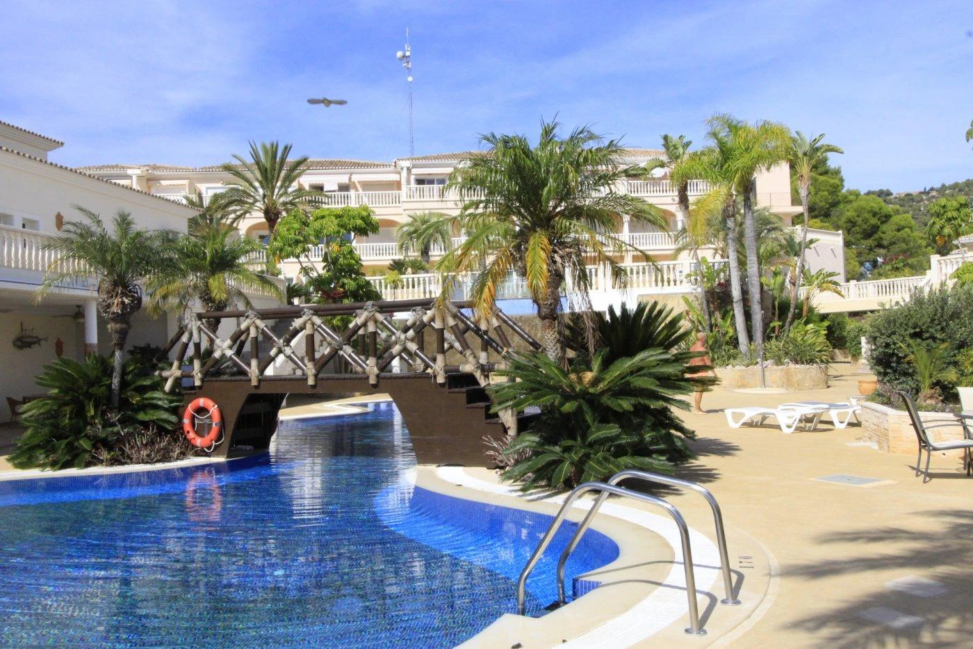 ¡OPORTUNIDAD! EN VENTA ELEGANTE APARTAMENTO EN COSTA DE BENISSA.