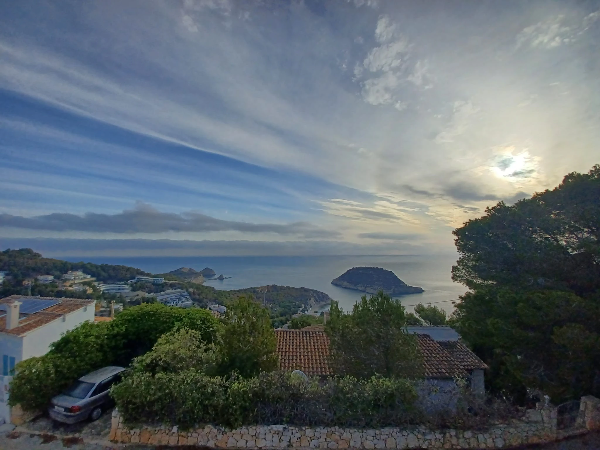 VILLA EN PRIMERA LINEA DE MAR EN JAVEA
