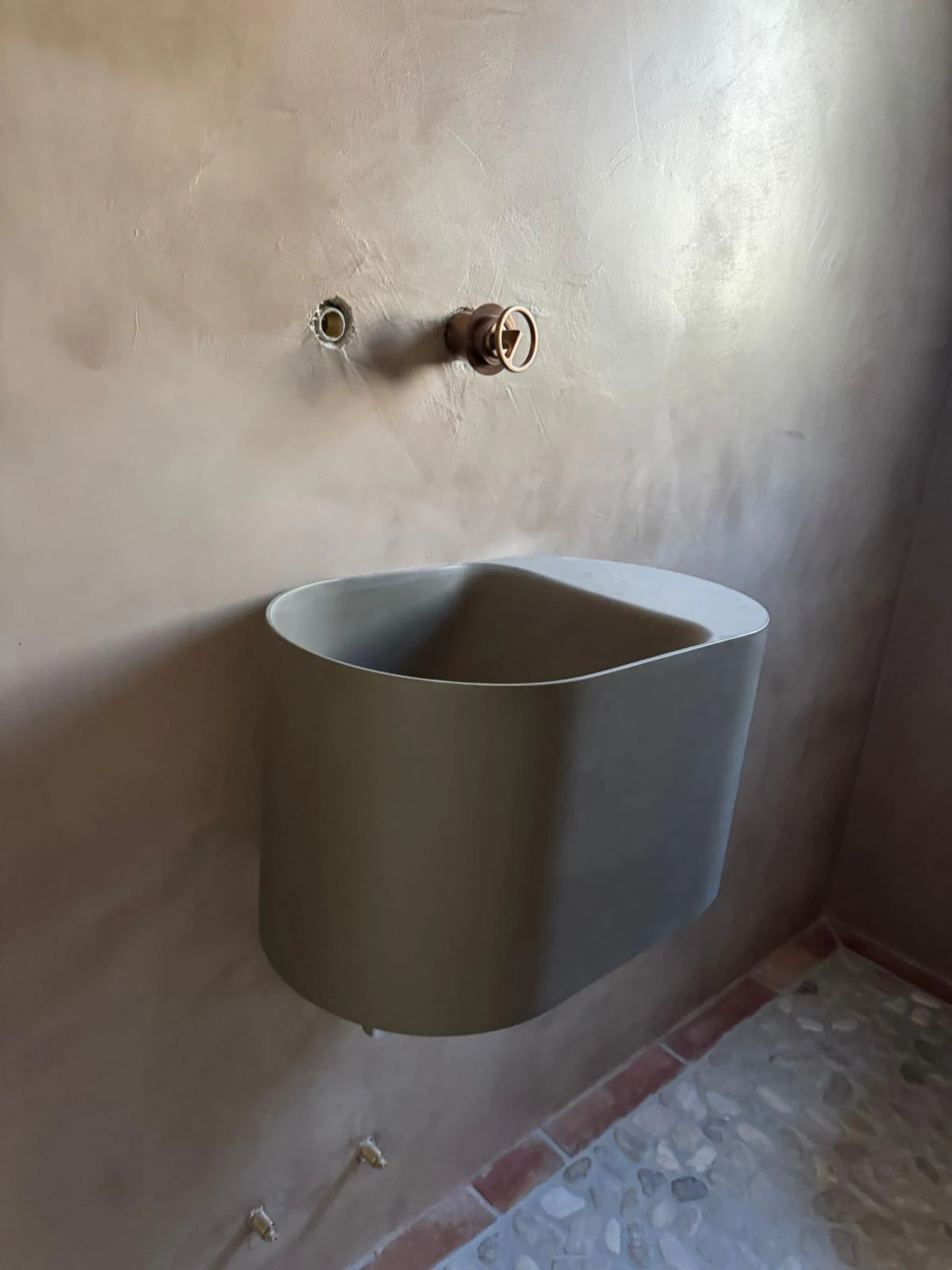Tu refugio mediterráneo: villa renovada con vistas al mar, piscina y a solo 5 minutos caminando de la playa