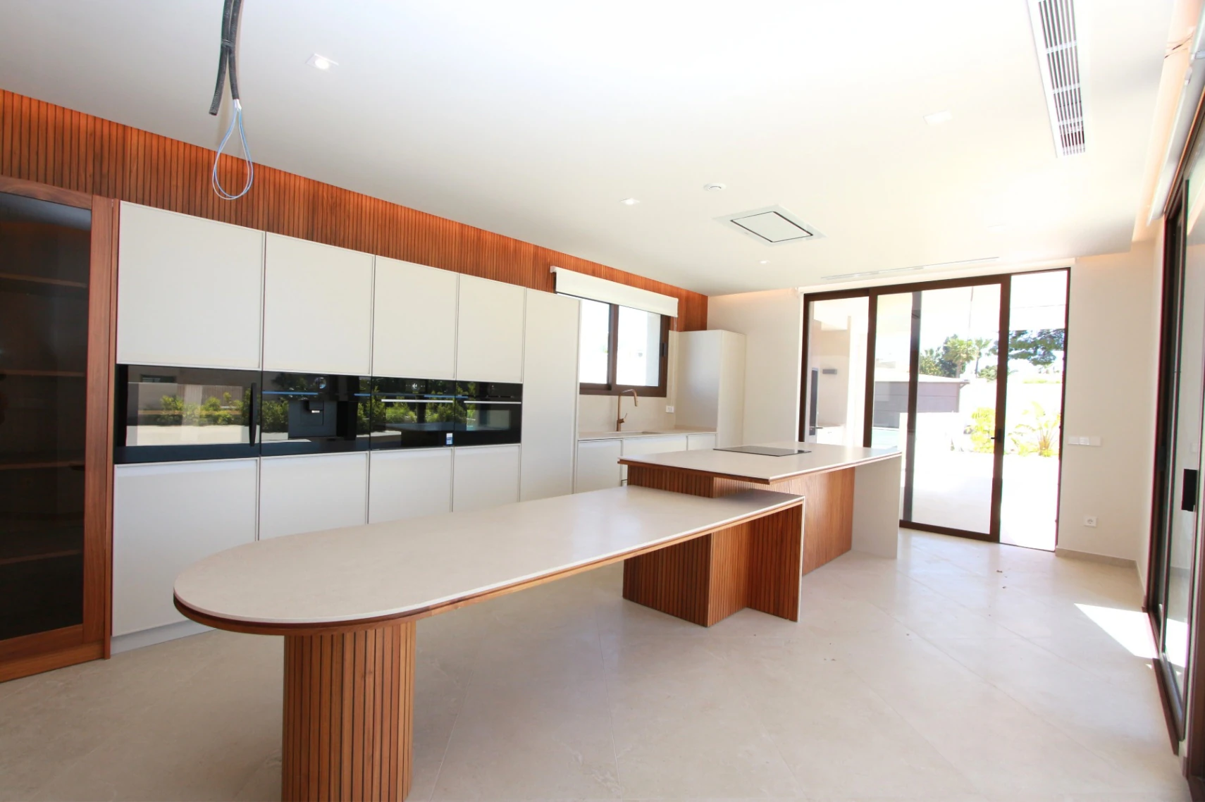 Villa moderna de obra nueva en Calpe con vistas al mar y al Peñón de Ifach