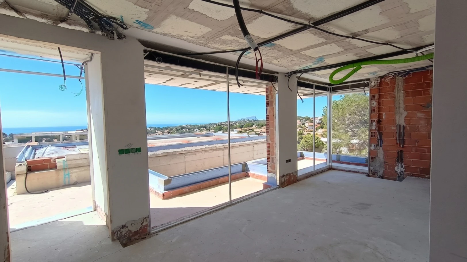 VILLA DE LUJO MODERNA CERCA DEL CENTRO DE MORAIRA Y DE SUS PLAYAS