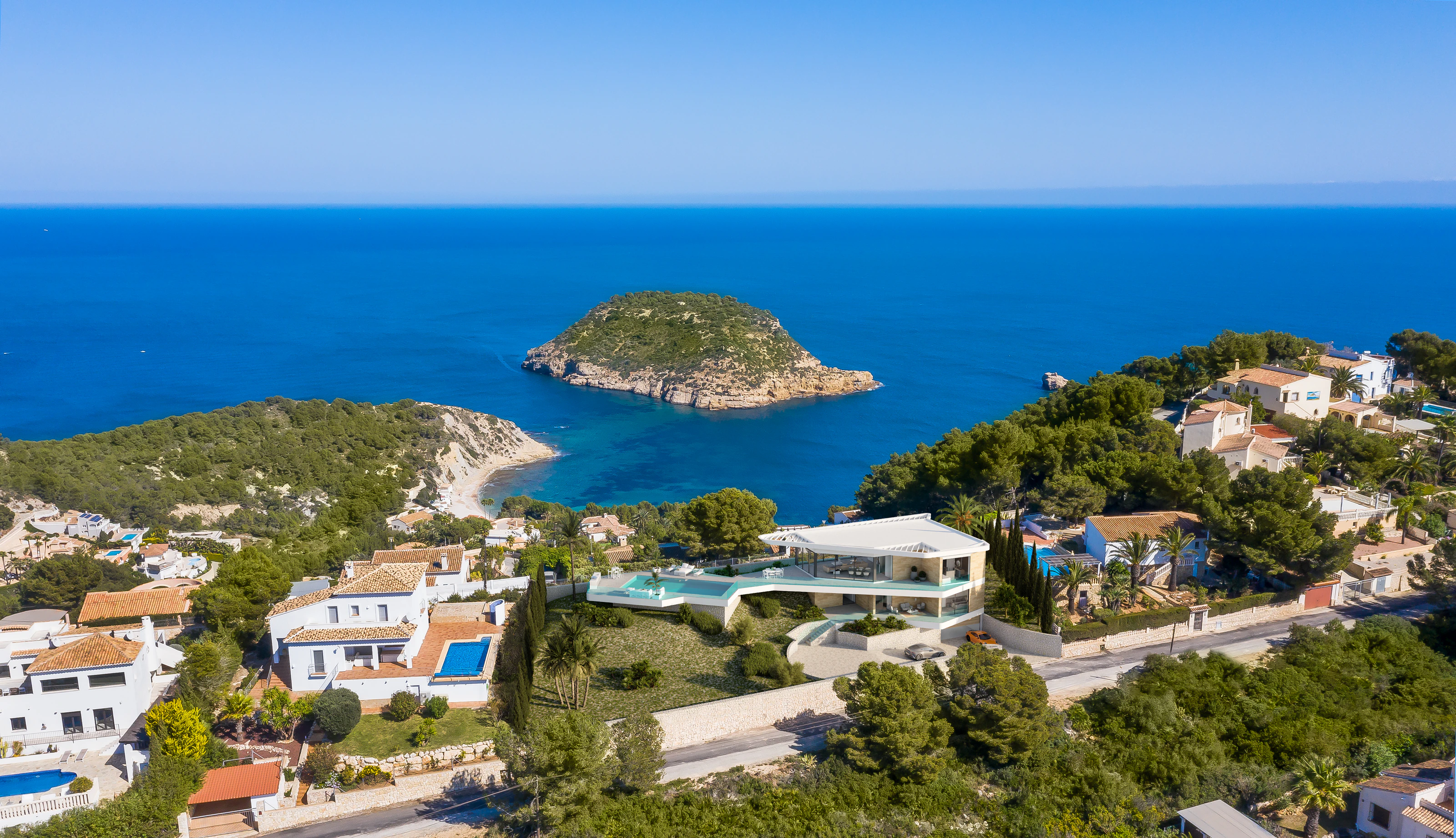 VILLA EN PRIMERA LINEA DE MAR EN JAVEA