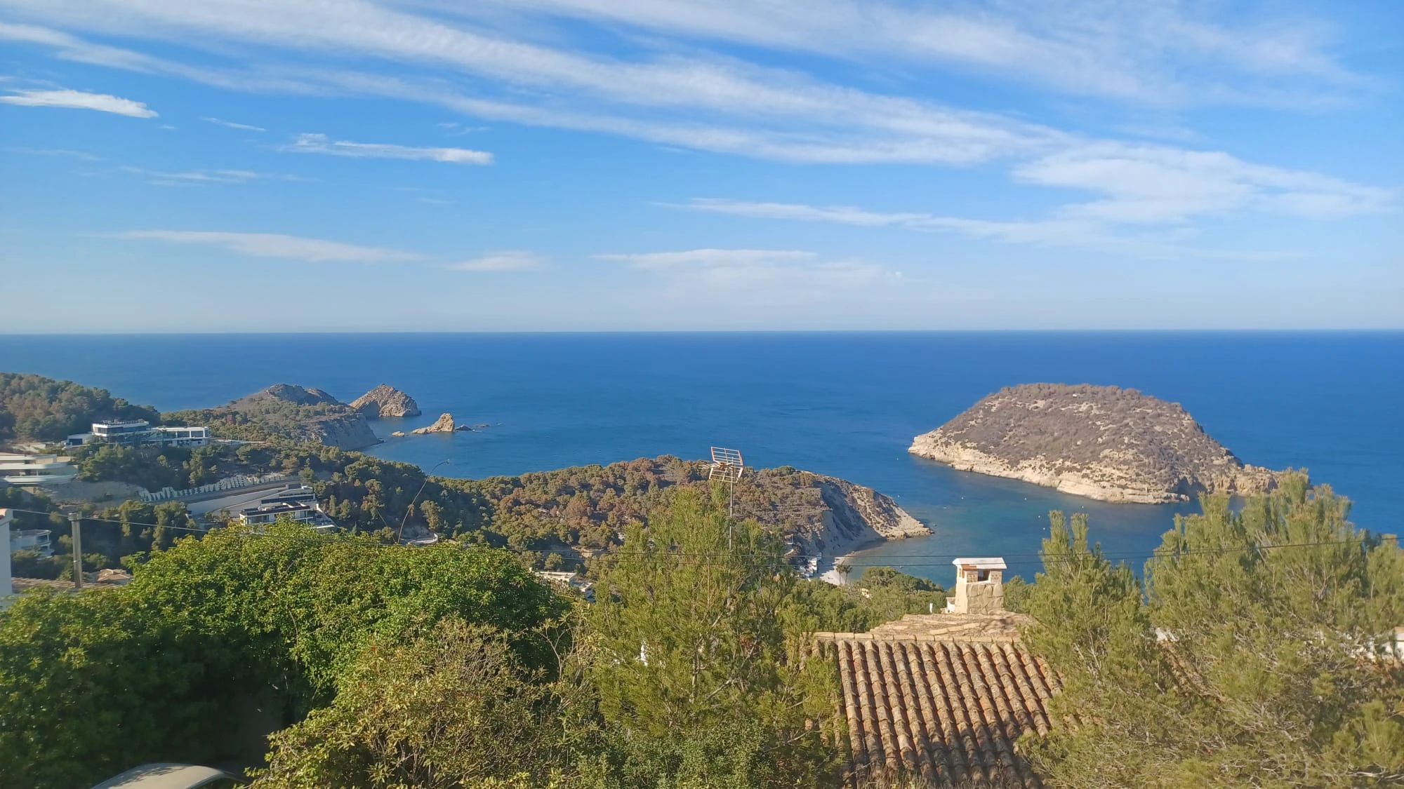 VILLA EN PRIMERA LINEA DE MAR EN JAVEA