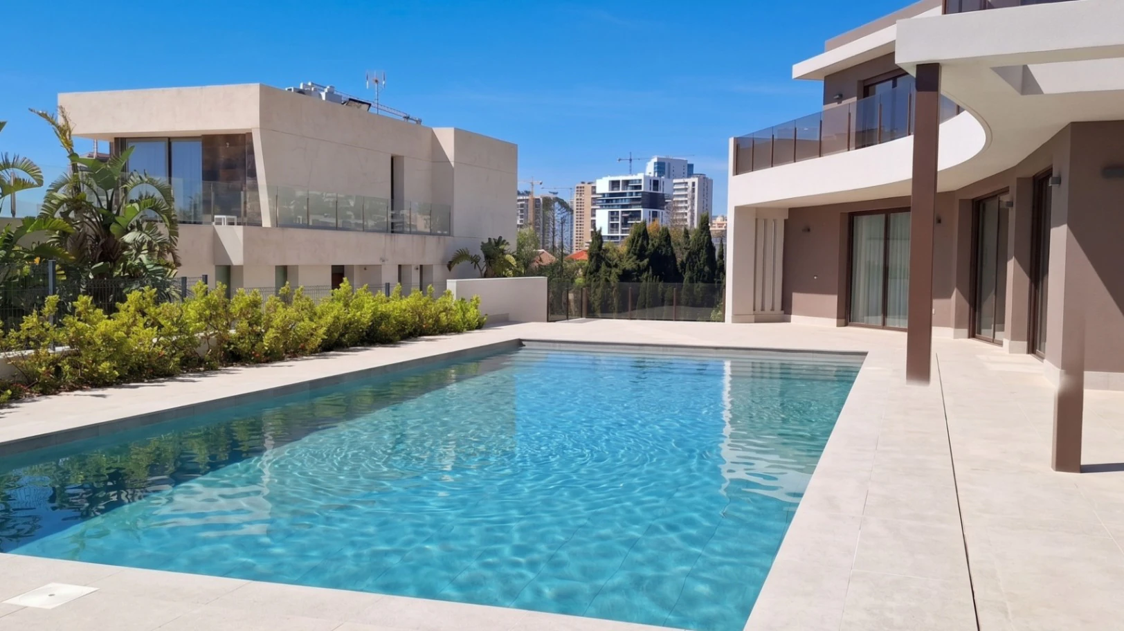 Villa moderna de obra nueva en Calpe con vistas al mar y al Peñón de Ifach