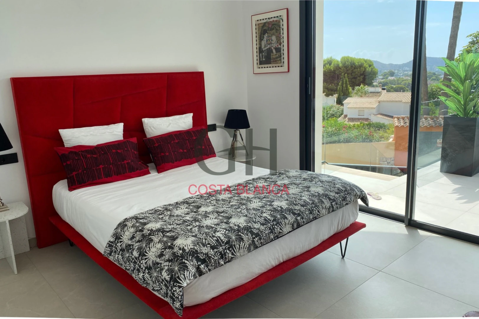 Moderna Villa de Lujo High-Tech con Vistas al Mar y a la Montaña en Moraira