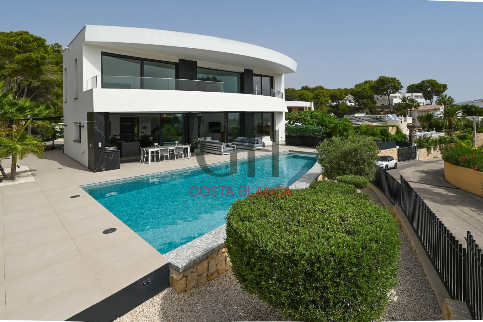 Moderna Villa de Lujo High-Tech con Vistas al Mar y a la Montaña en Moraira