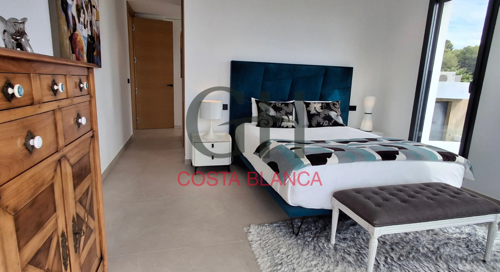 Moderna Villa de Lujo High-Tech con Vistas al Mar y a la Montaña en Moraira