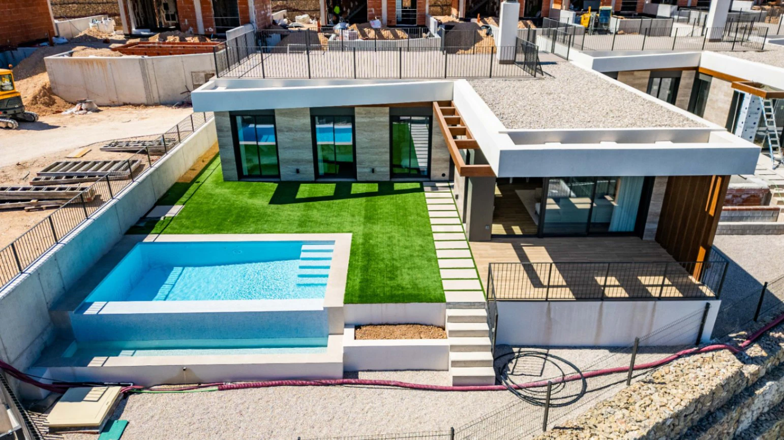 Modernas Villas de Obra Nueva en Polop con Vistas al Mar y la Montaña