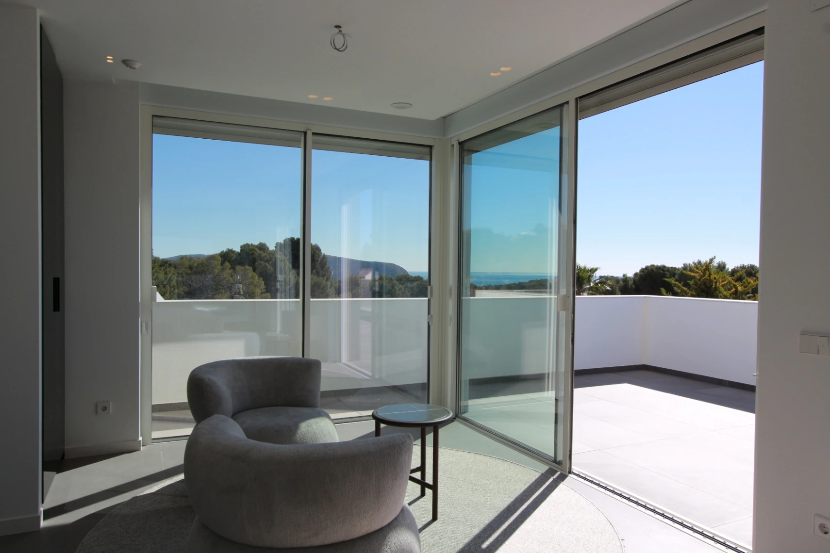 Villa de Diseño Contemporáneo, vistas al mar, a un Paso de Moraira