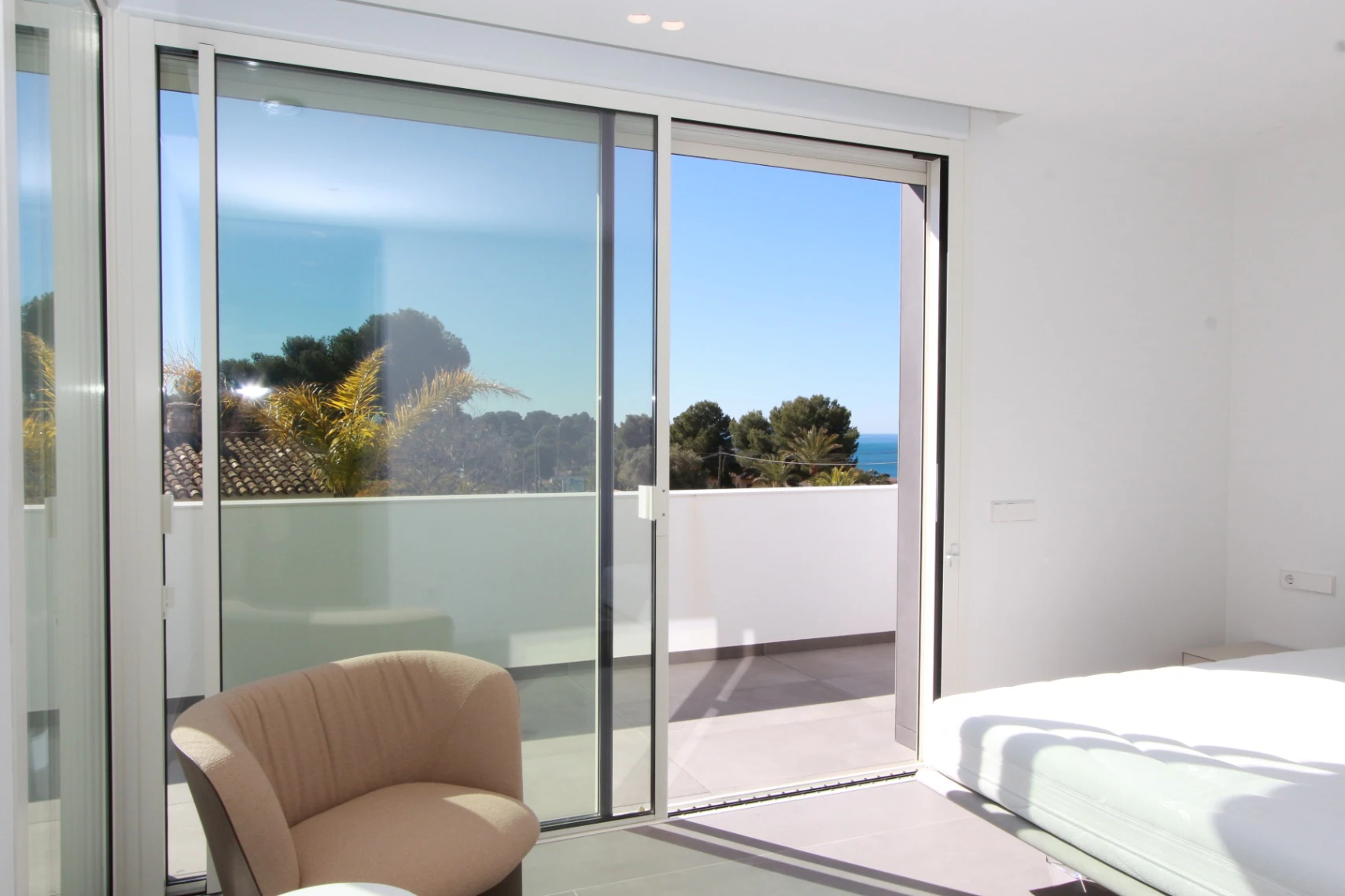 Villa de Diseño Contemporáneo, vistas al mar, a un Paso de Moraira
