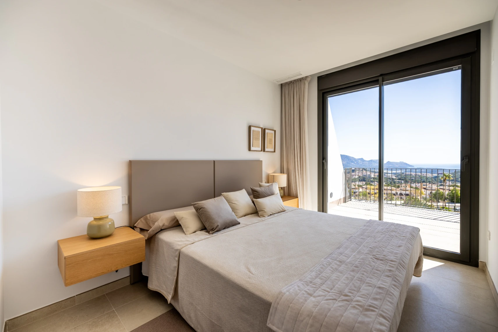 Modernas Villas de Obra Nueva en Polop con Vistas al Mar y la Montaña