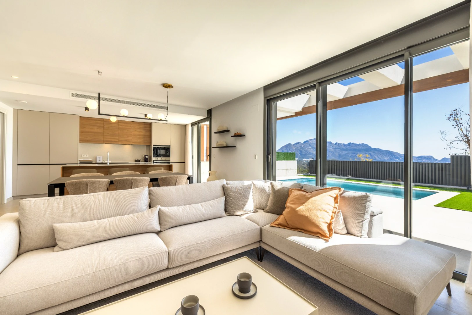 Modernas Villas de Obra Nueva en Polop con Vistas al Mar y la Montaña