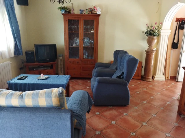 Villa Luminosa y Espaciosa con Jardín y Piscina Comunitaria