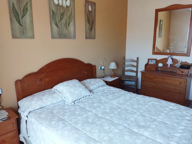 Villa Luminosa y Espaciosa con Jardín y Piscina Comunitaria